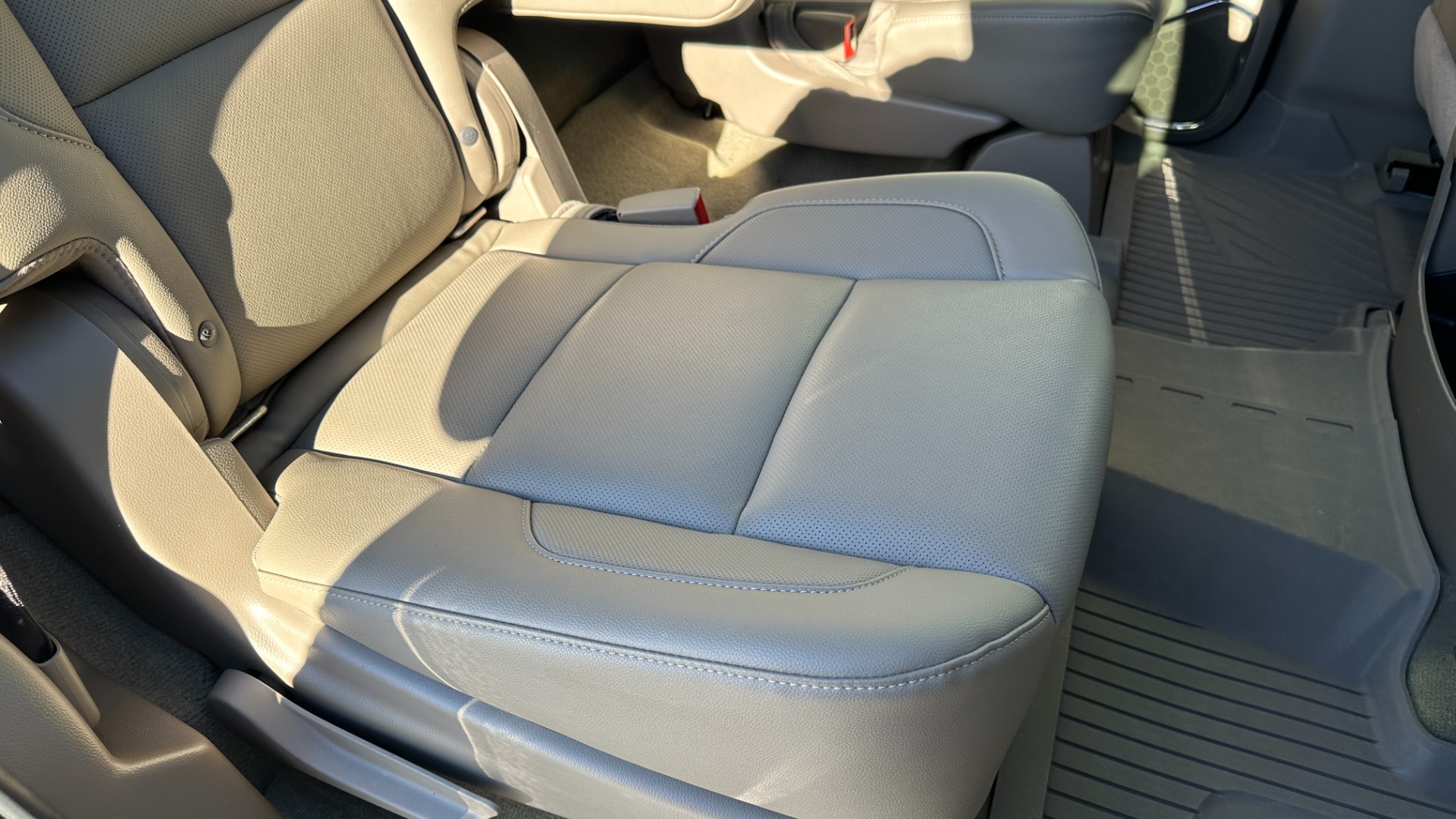 Used 2017 Chevrolet Tahoe PREMIER / LEATHER / DVD / 3RD ROW / NAVIGATION for sale $34,595 at Formula Imports in Charlotte NC 28227 27
