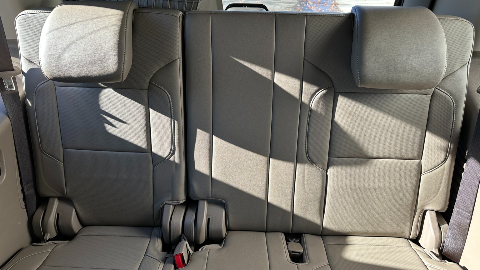 Used 2017 Chevrolet Tahoe PREMIER / LEATHER / DVD / 3RD ROW / NAVIGATION for sale $34,595 at Formula Imports in Charlotte NC 28227 33