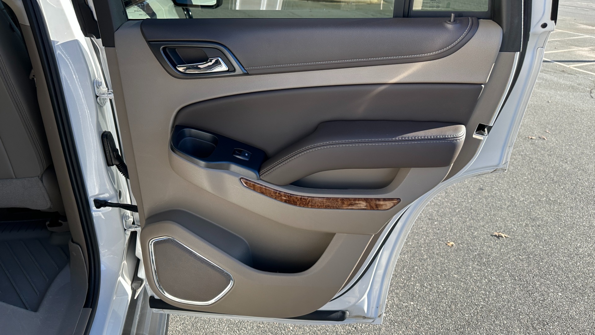 Used 2017 Chevrolet Tahoe PREMIER / LEATHER / DVD / 3RD ROW / NAVIGATION for sale $34,595 at Formula Imports in Charlotte NC 28227 36