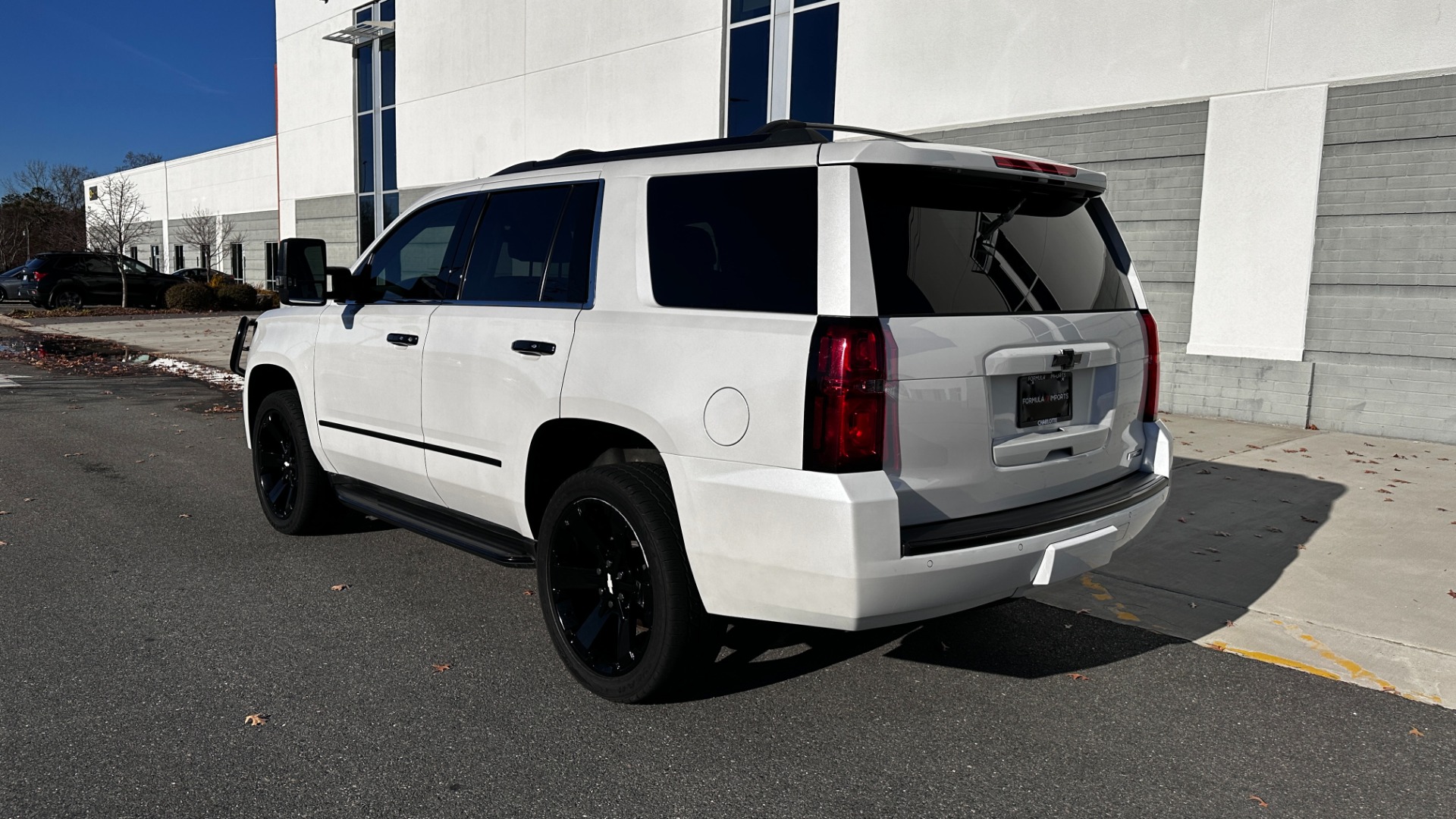 Used 2017 Chevrolet Tahoe PREMIER / LEATHER / DVD / 3RD ROW / NAVIGATION for sale $34,595 at Formula Imports in Charlotte NC 28227 5