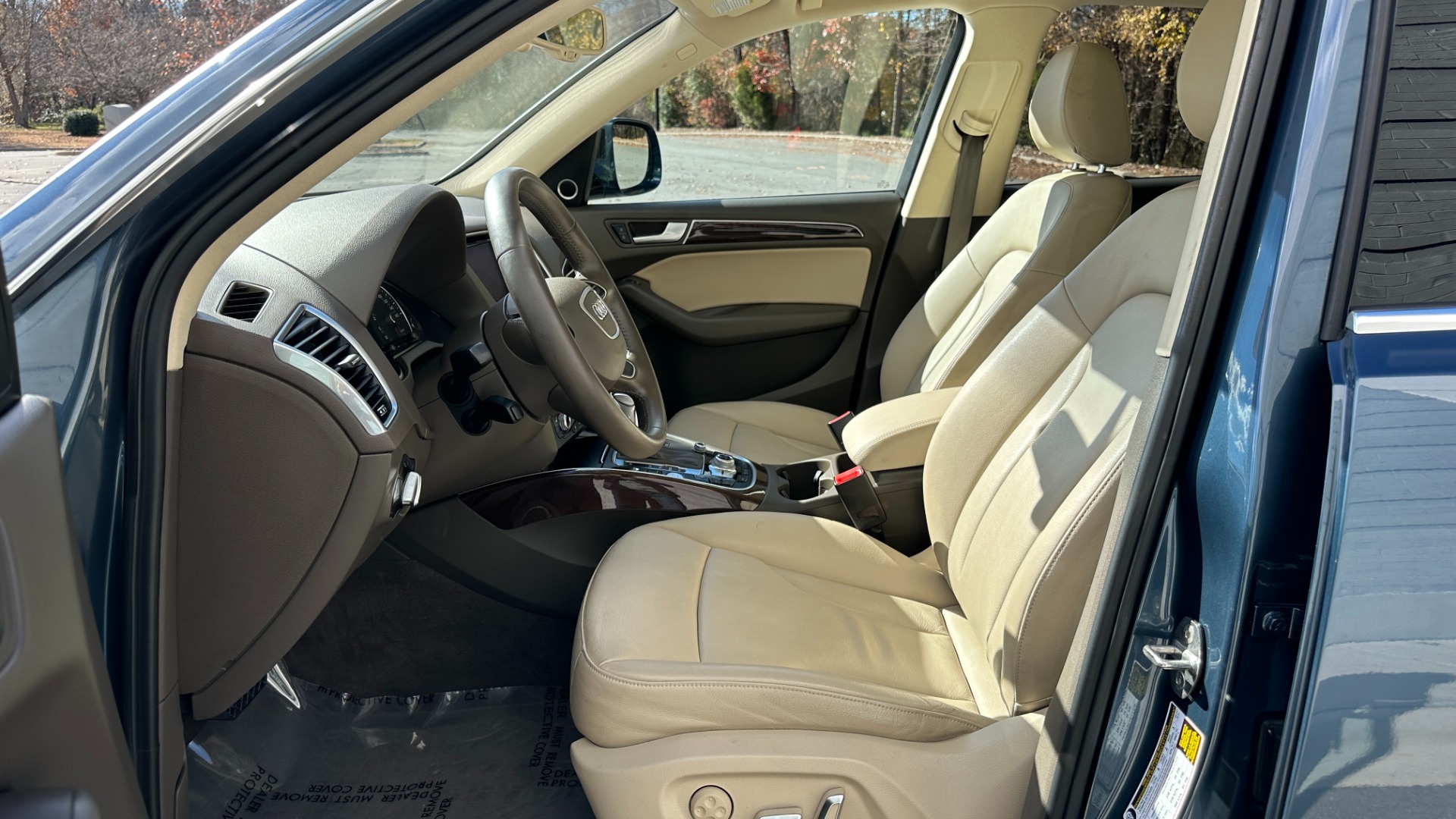 Used 2017 Audi Q5 PREMIUM PLUS / LEATHER / TECH PACKAGE / SUNROOF for sale $24,995 at Formula Imports in Charlotte NC 28227 10