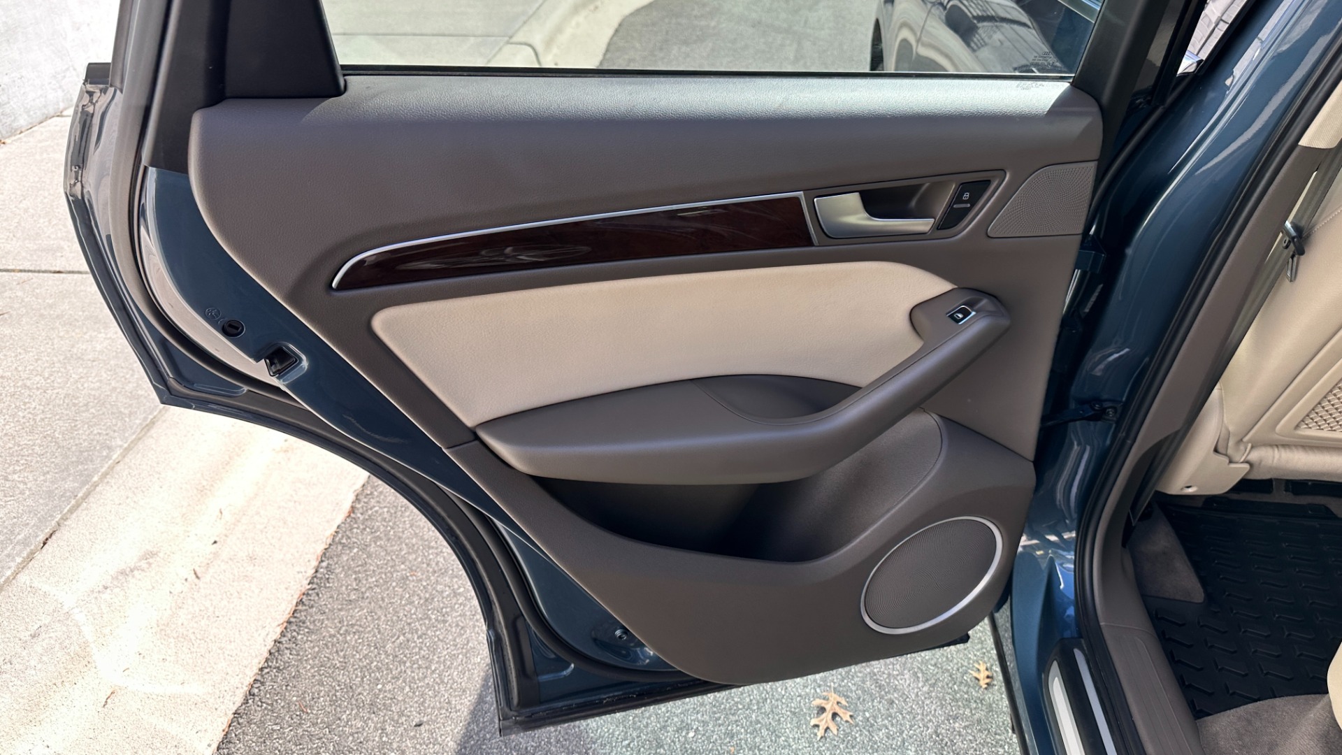 Used 2017 Audi Q5 PREMIUM PLUS / LEATHER / TECH PACKAGE / SUNROOF for sale $24,995 at Formula Imports in Charlotte NC 28227 19