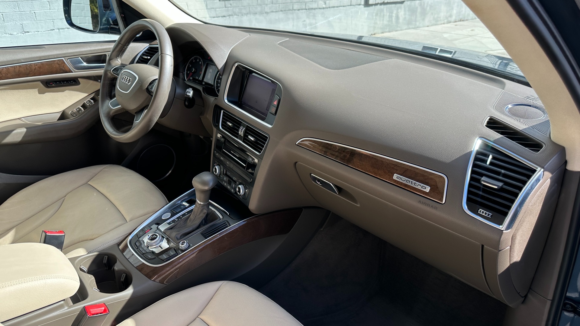 Used 2017 Audi Q5 PREMIUM PLUS / LEATHER / TECH PACKAGE / SUNROOF for sale $24,995 at Formula Imports in Charlotte NC 28227 28