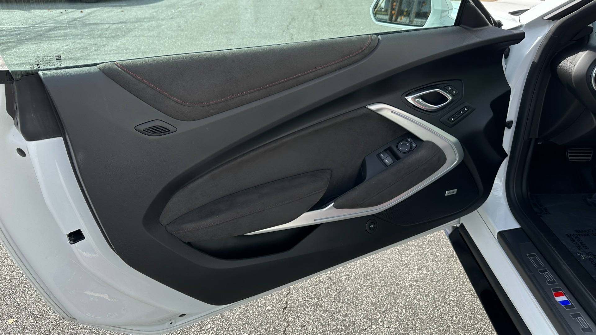 Used 2020 Chevrolet Camaro ZL1 / SUPERCHARGED / CARBON FIBER / RED SEAT BELTS / RECARO SEATING / 10SPD for sale $66,995 at Formula Imports in Charlotte NC 28227 11
