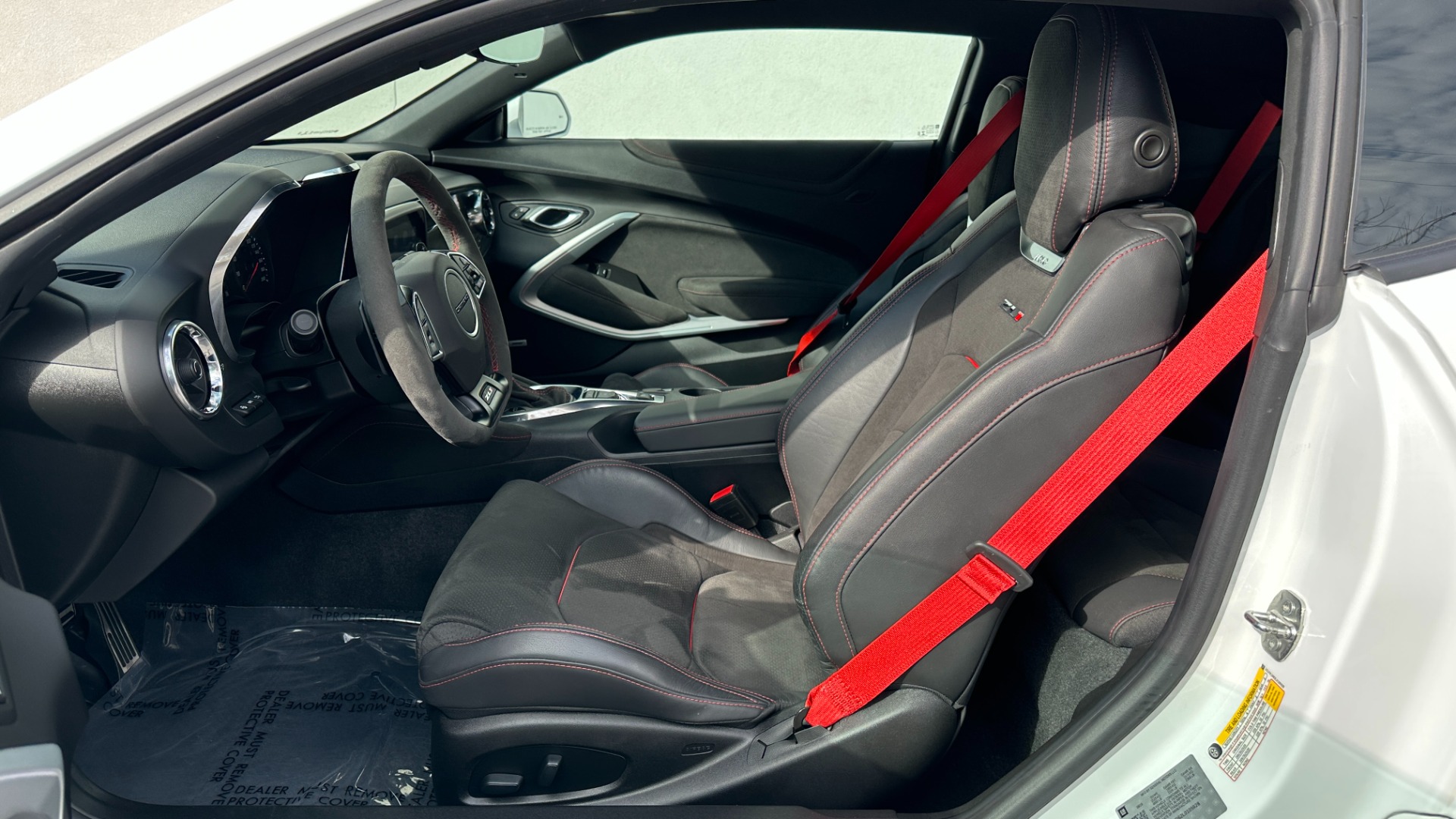 Used 2020 Chevrolet Camaro ZL1 / SUPERCHARGED / CARBON FIBER / RED SEAT BELTS / RECARO SEATING / 10SPD for sale $66,995 at Formula Imports in Charlotte NC 28227 13