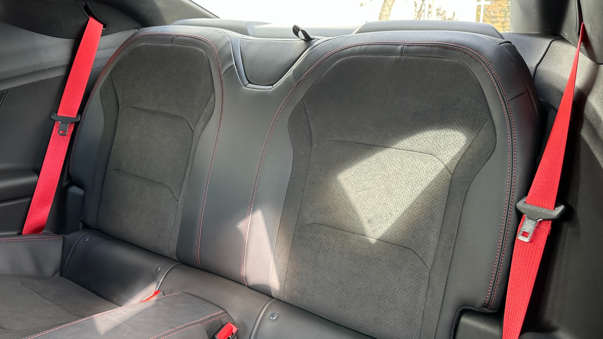 Used 2020 Chevrolet Camaro ZL1 / SUPERCHARGED / CARBON FIBER / RED SEAT BELTS / RECARO SEATING / 10SPD for sale $66,995 at Formula Imports in Charlotte NC 28227 17