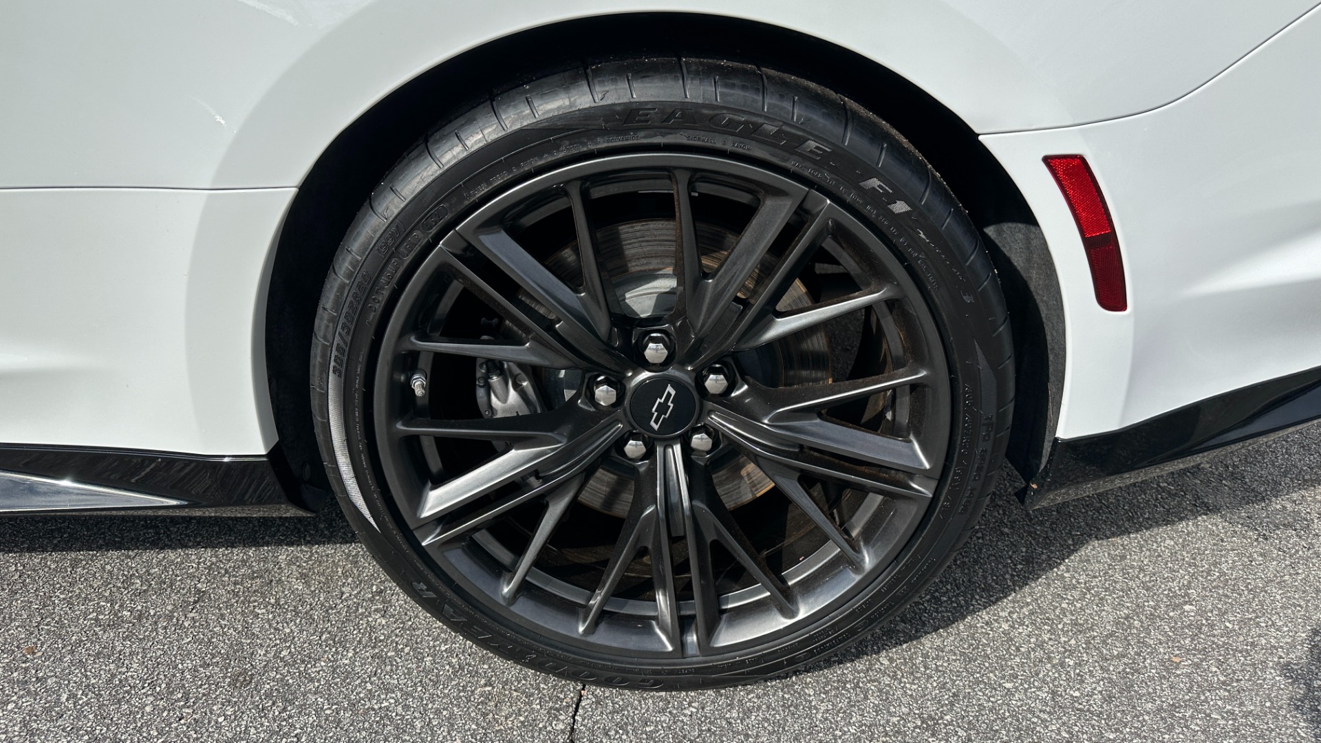 Used 2020 Chevrolet Camaro ZL1 / SUPERCHARGED / CARBON FIBER / RED SEAT BELTS / RECARO SEATING / 10SPD for sale Sold at Formula Imports in Charlotte NC 28227 35