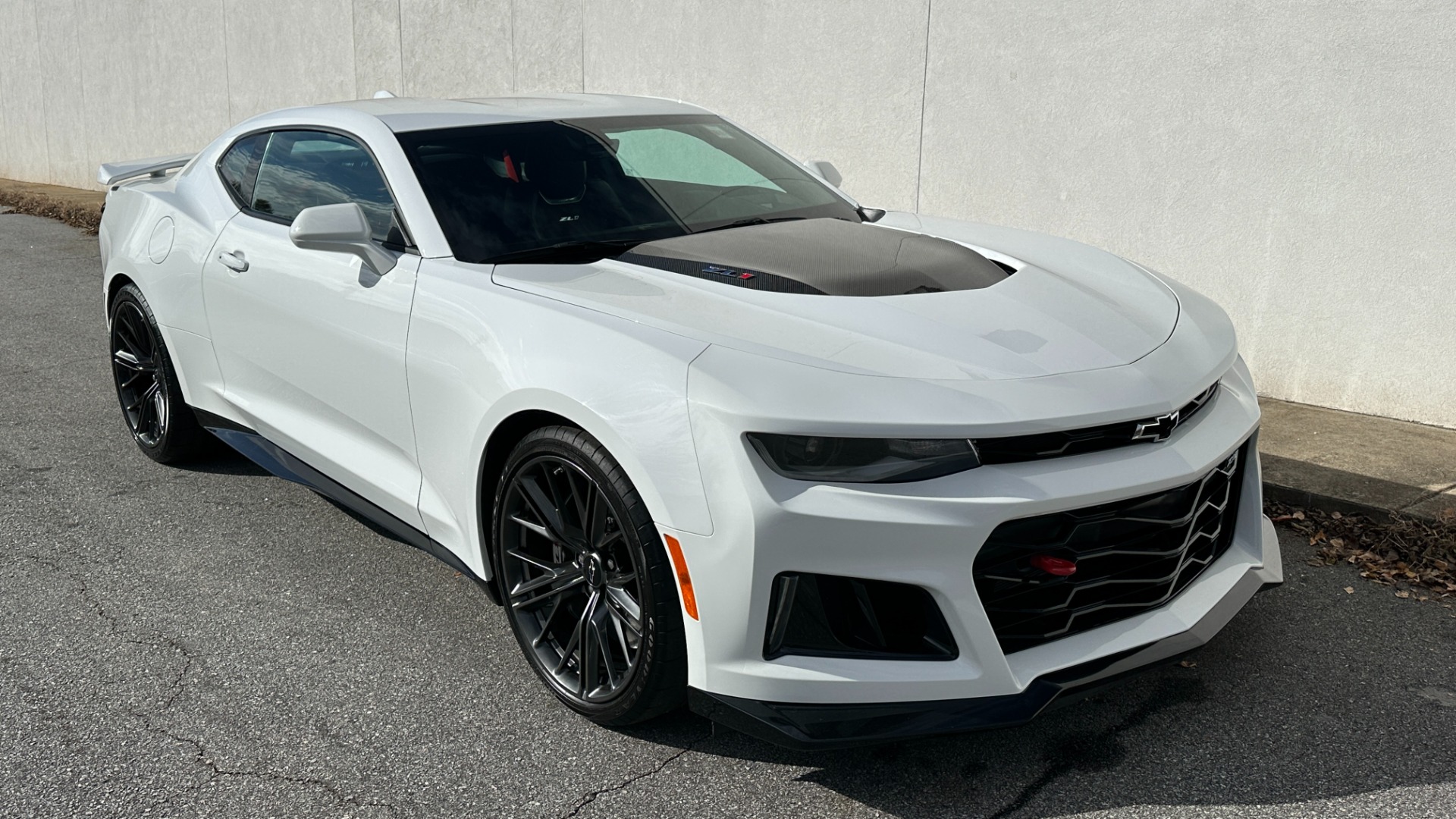 Used 2020 Chevrolet Camaro ZL1 / SUPERCHARGED / CARBON FIBER / RED SEAT BELTS / RECARO SEATING / 10SPD for sale $66,995 at Formula Imports in Charlotte NC 28227 7