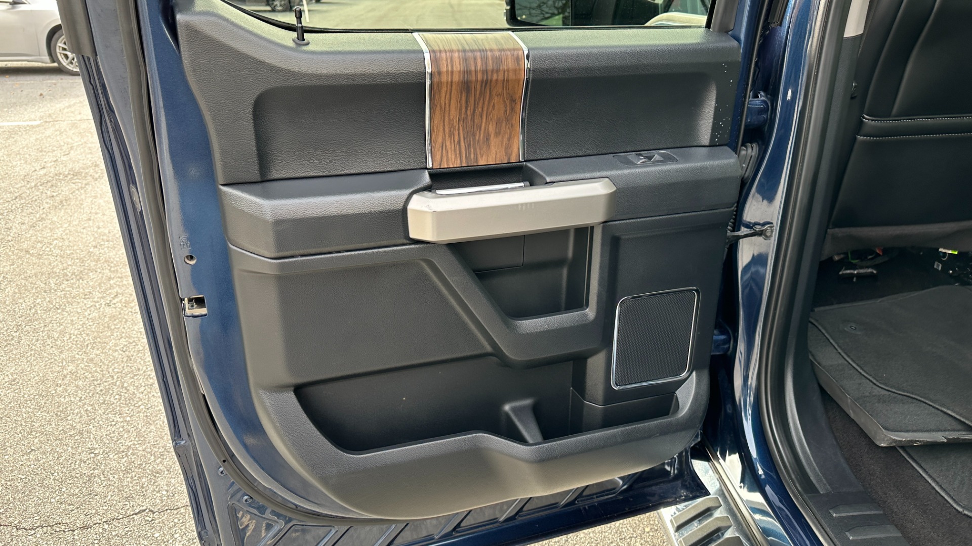 Used 2020 Ford F-150 LARIAT / 3.5L ECOBOOST / FX4 OFFROAD / 20IN WHEELS / PANORAMIC ROOF for sale $45,995 at Formula Imports in Charlotte NC 28227 23
