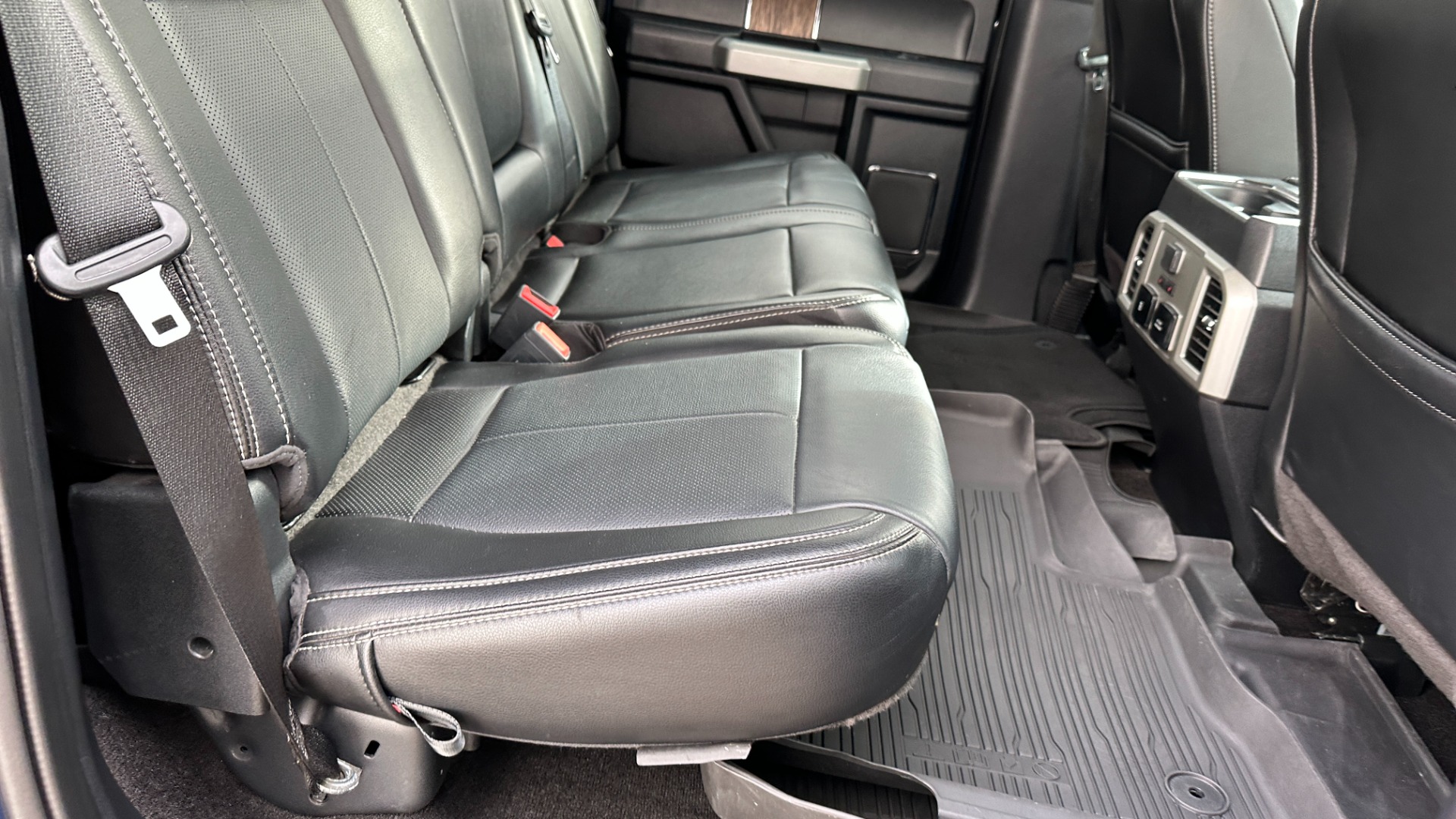 Used 2020 Ford F-150 LARIAT / 3.5L ECOBOOST / FX4 OFFROAD / 20IN WHEELS / PANORAMIC ROOF for sale $45,995 at Formula Imports in Charlotte NC 28227 32