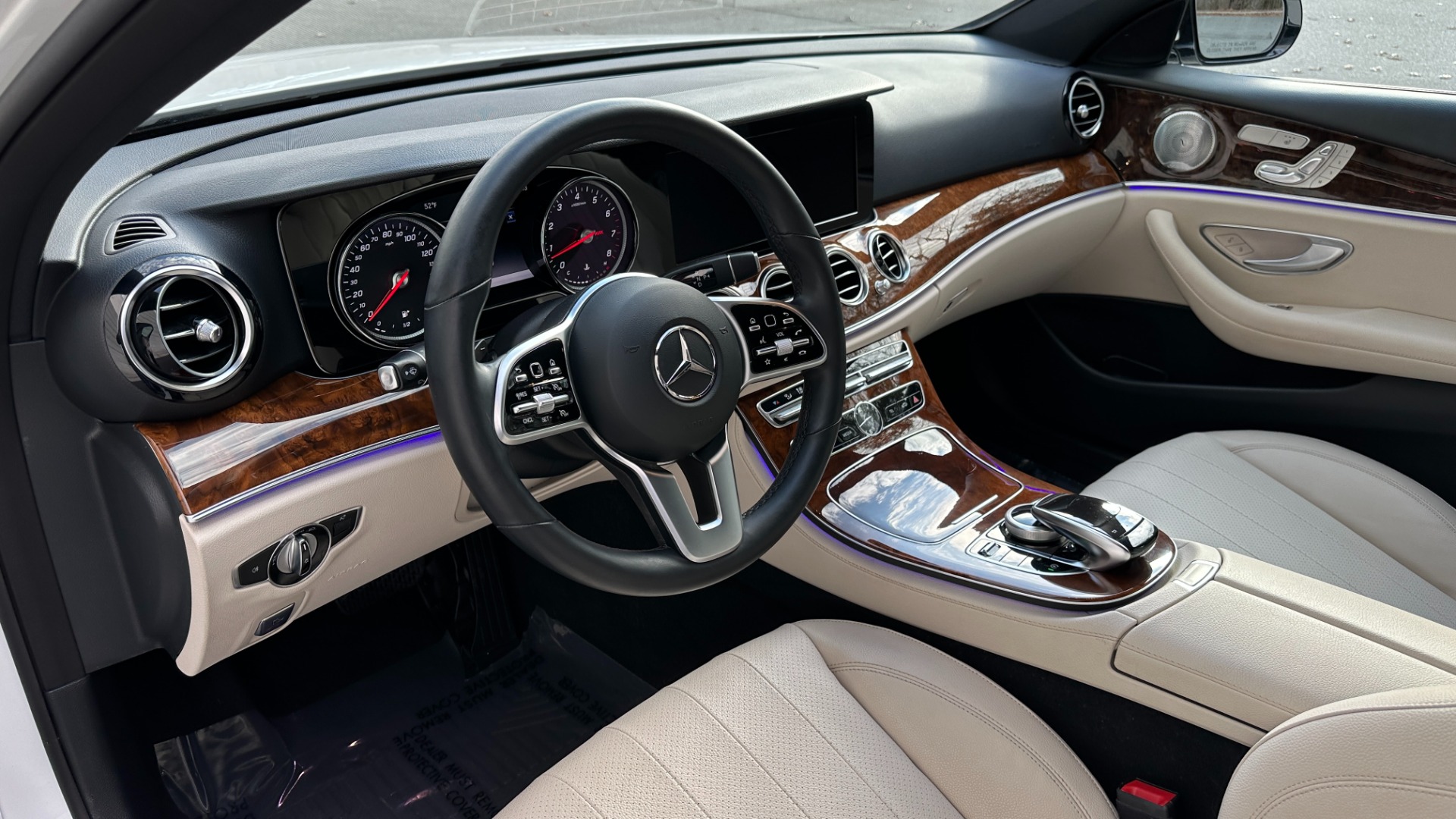 Used 2019 Mercedes-Benz E-Class E300 / PREMIUM PACKAGE / BLIND SPOT / BURMESTER SOUND / HEATED STEERING for sale $35,400 at Formula Imports in Charlotte NC 28227 10