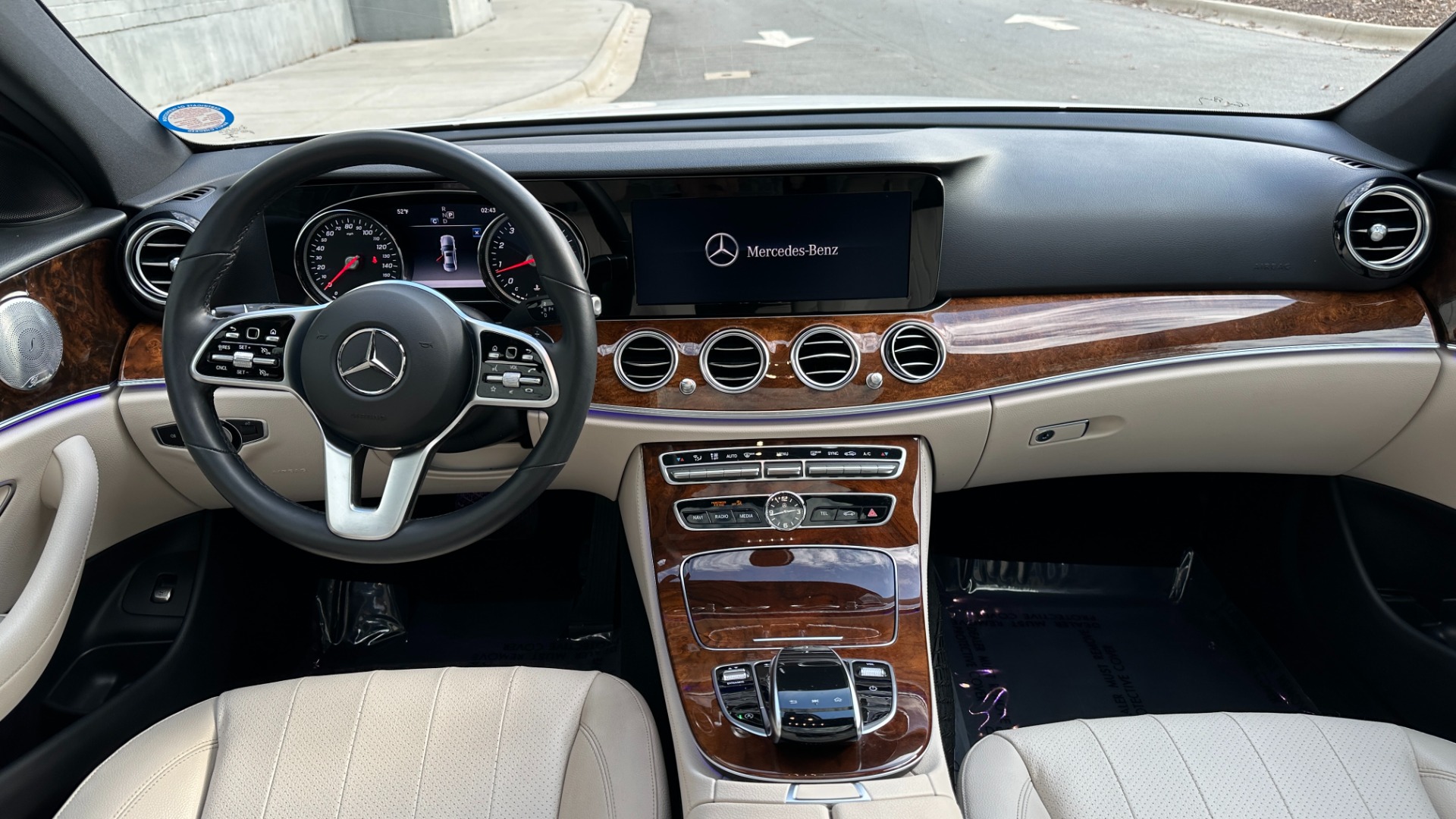 Used 2019 Mercedes-Benz E-Class E300 / PREMIUM PACKAGE / BLIND SPOT / BURMESTER SOUND / HEATED STEERING for sale $35,400 at Formula Imports in Charlotte NC 28227 18