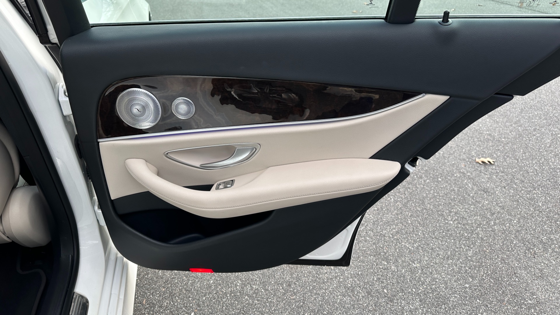 Used 2019 Mercedes-Benz E-Class E300 / PREMIUM PACKAGE / BLIND SPOT / BURMESTER SOUND / HEATED STEERING for sale $35,400 at Formula Imports in Charlotte NC 28227 19