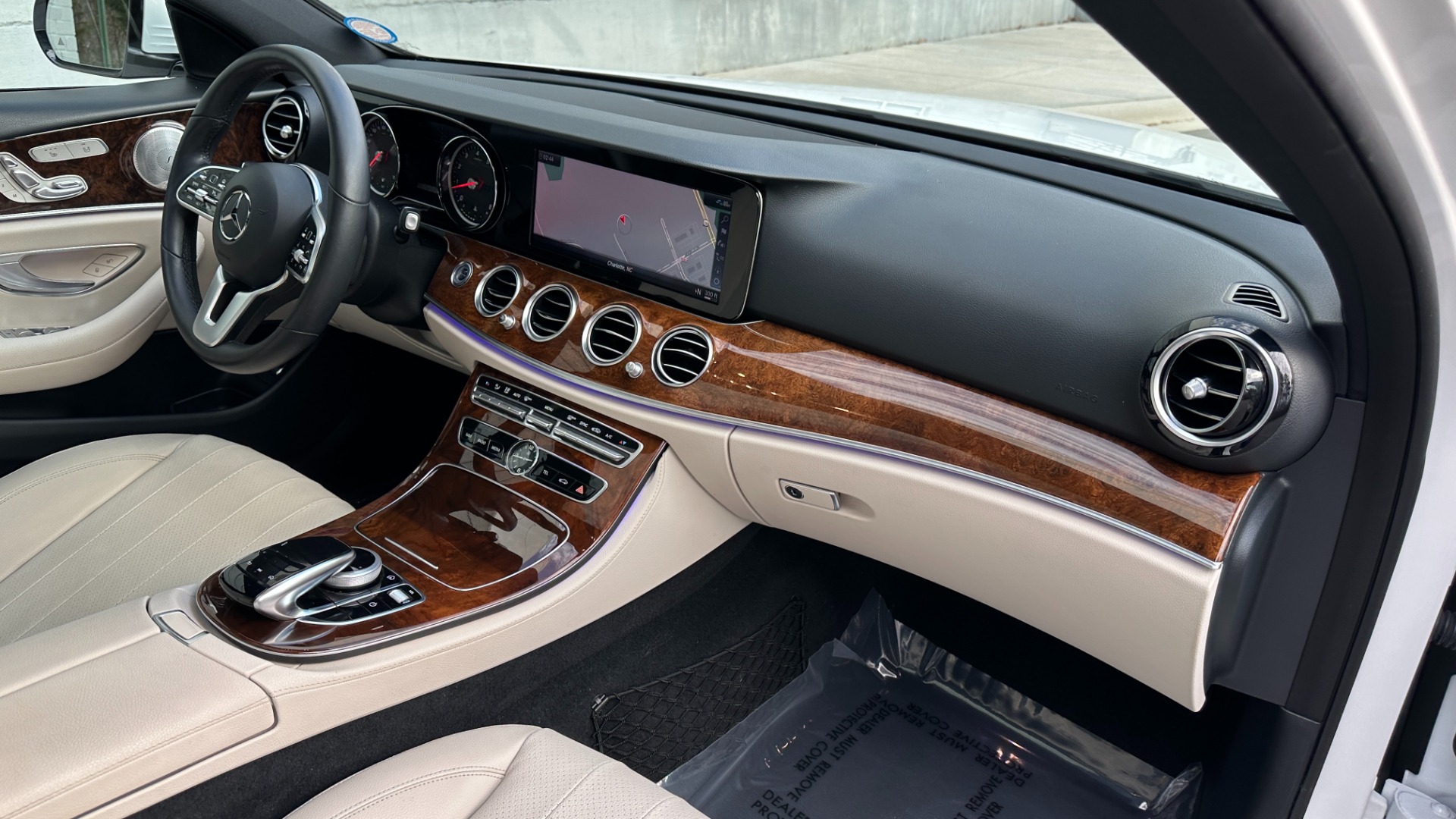 Used 2019 Mercedes-Benz E-Class E300 / PREMIUM PACKAGE / BLIND SPOT / BURMESTER SOUND / HEATED STEERING for sale $35,400 at Formula Imports in Charlotte NC 28227 23
