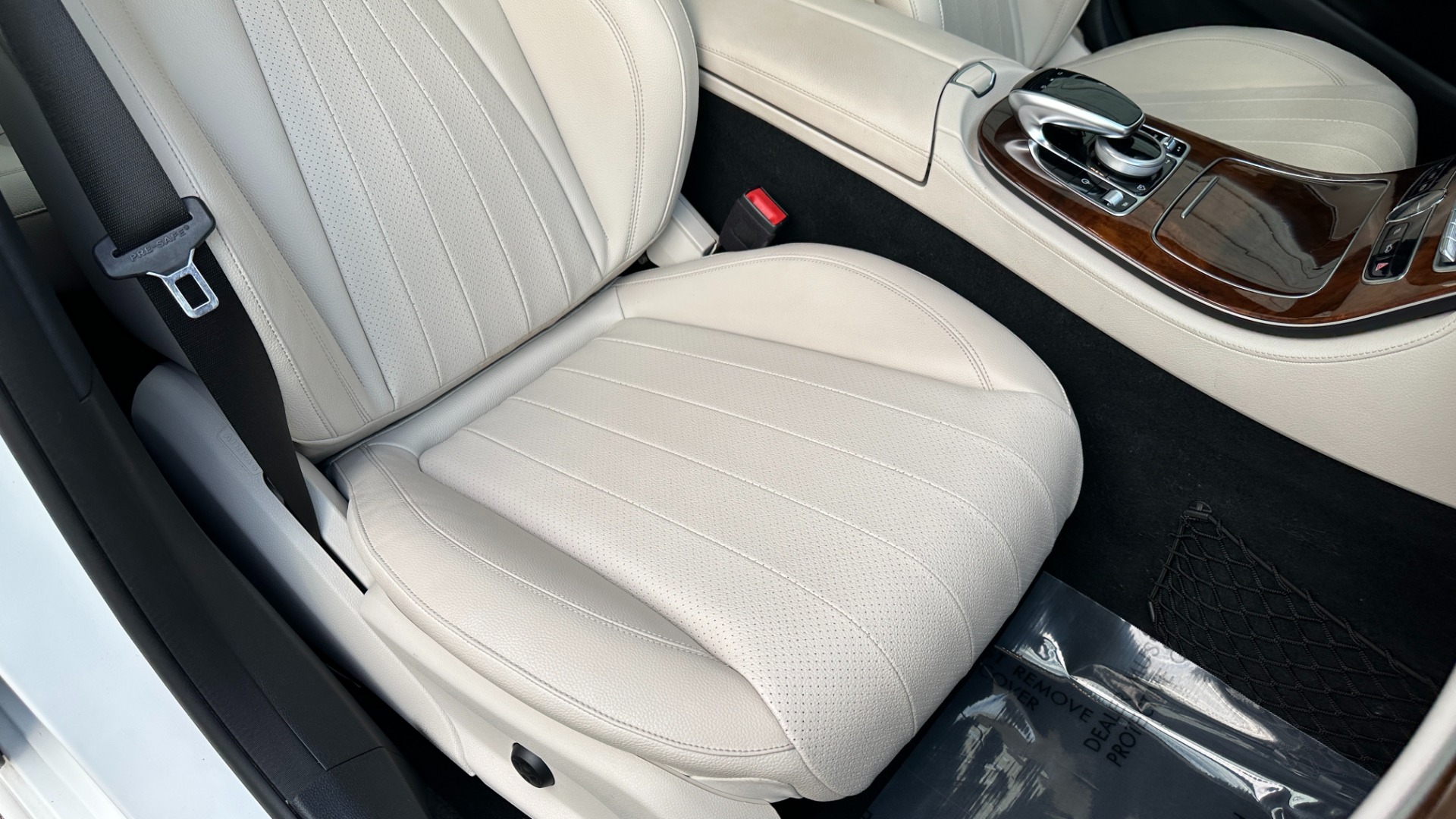 Used 2019 Mercedes-Benz E-Class E300 / PREMIUM PACKAGE / BLIND SPOT / BURMESTER SOUND / HEATED STEERING for sale $35,400 at Formula Imports in Charlotte NC 28227 26