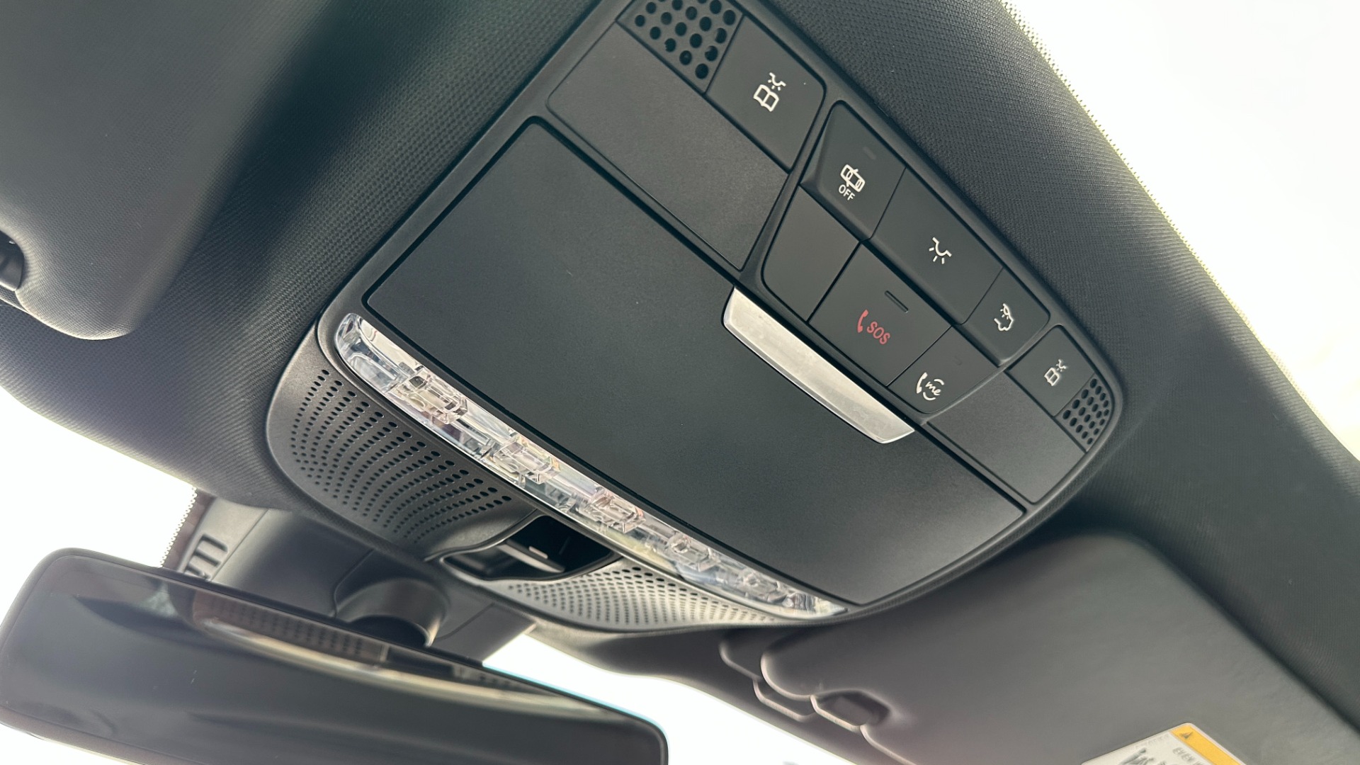 Used 2019 Mercedes-Benz E-Class E300 / PREMIUM PACKAGE / BLIND SPOT / BURMESTER SOUND / HEATED STEERING for sale $35,400 at Formula Imports in Charlotte NC 28227 32