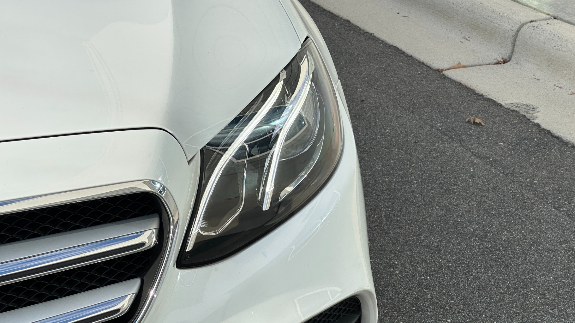 Used 2019 Mercedes-Benz E-Class E300 / PREMIUM PACKAGE / BLIND SPOT / BURMESTER SOUND / HEATED STEERING for sale Sold at Formula Imports in Charlotte NC 28227 35