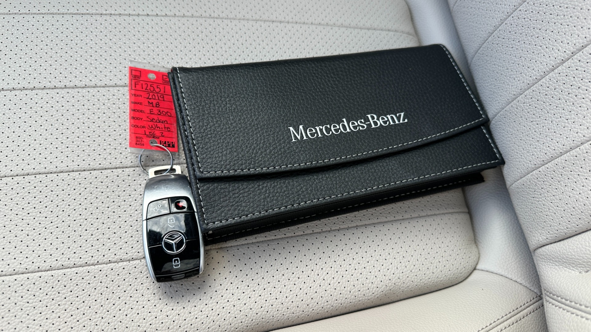 Used 2019 Mercedes-Benz E-Class E300 / PREMIUM PACKAGE / BLIND SPOT / BURMESTER SOUND / HEATED STEERING for sale $35,400 at Formula Imports in Charlotte NC 28227 40