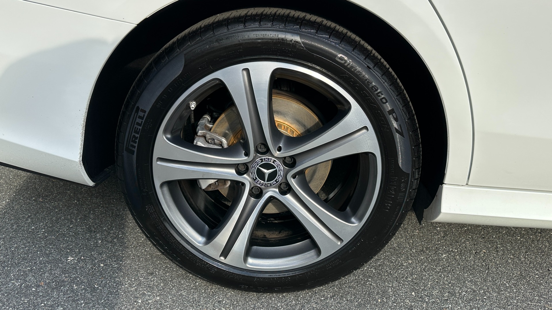 Used 2019 Mercedes-Benz E-Class E300 / PREMIUM PACKAGE / BLIND SPOT / BURMESTER SOUND / HEATED STEERING for sale $35,400 at Formula Imports in Charlotte NC 28227 41