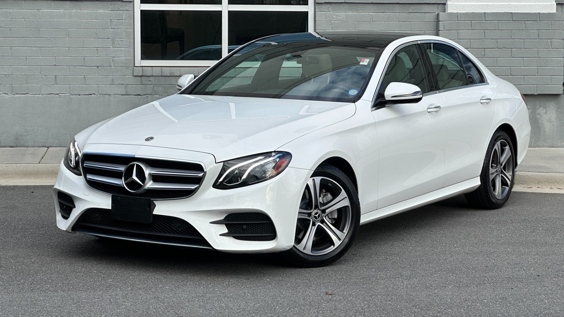 Used 2019 Mercedes-Benz E-Class E300 / PREMIUM PACKAGE / BLIND SPOT / BURMESTER SOUND / HEATED STEERING for sale $35,400 at Formula Imports in Charlotte NC 28227 1