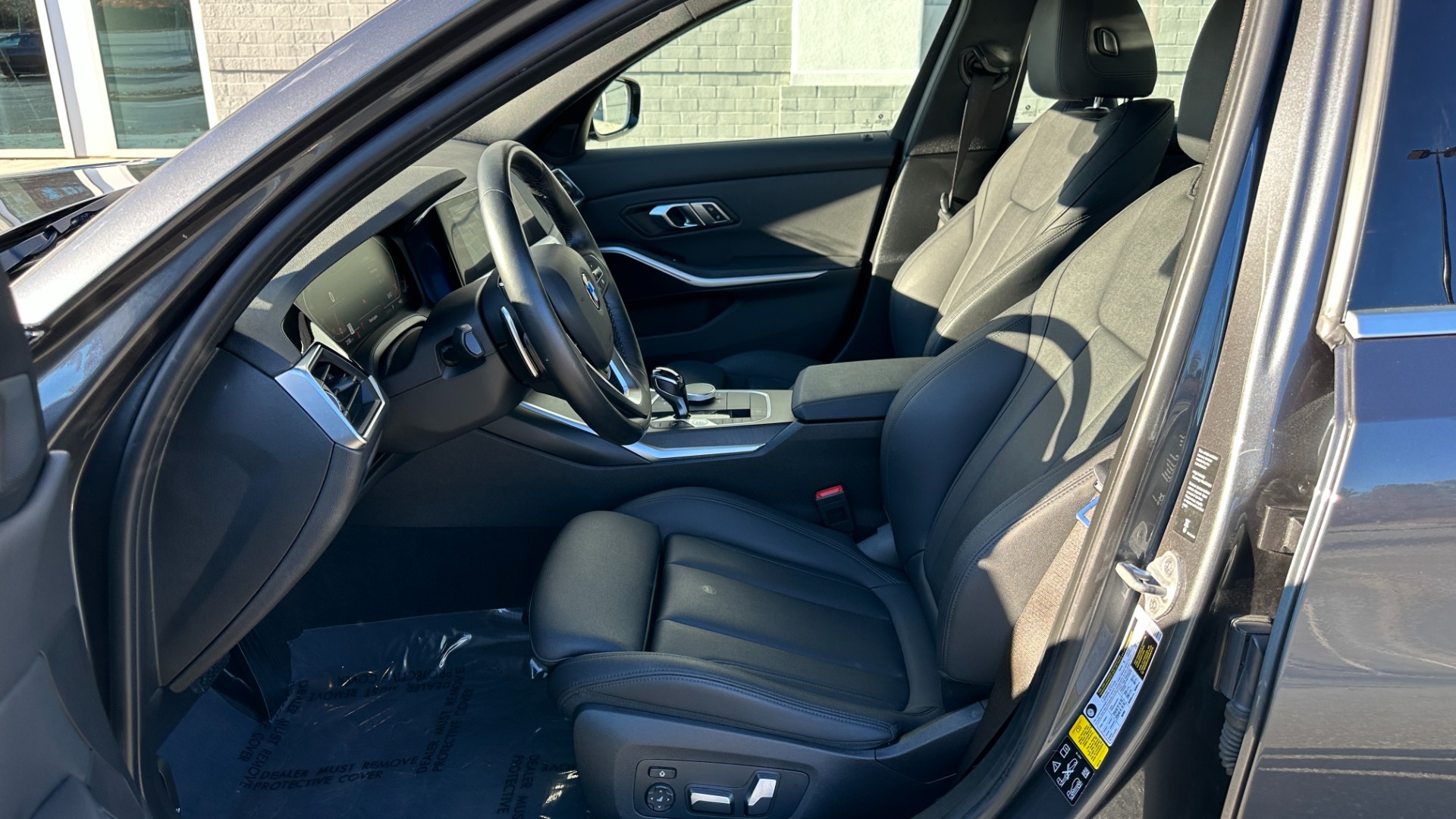 Used 2020 BMW 3 Series 330i xDRIVE / CONVENIENCE / HEATED SEATS / AMBIENT LIGHTING / REMOTE START for sale $35,995 at Formula Imports in Charlotte NC 28227 12