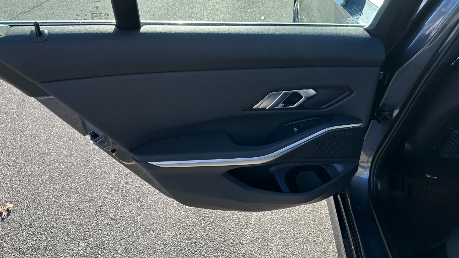 Used 2020 BMW 3 Series 330i xDRIVE / CONVENIENCE / HEATED SEATS / AMBIENT LIGHTING / REMOTE START for sale $35,995 at Formula Imports in Charlotte NC 28227 20
