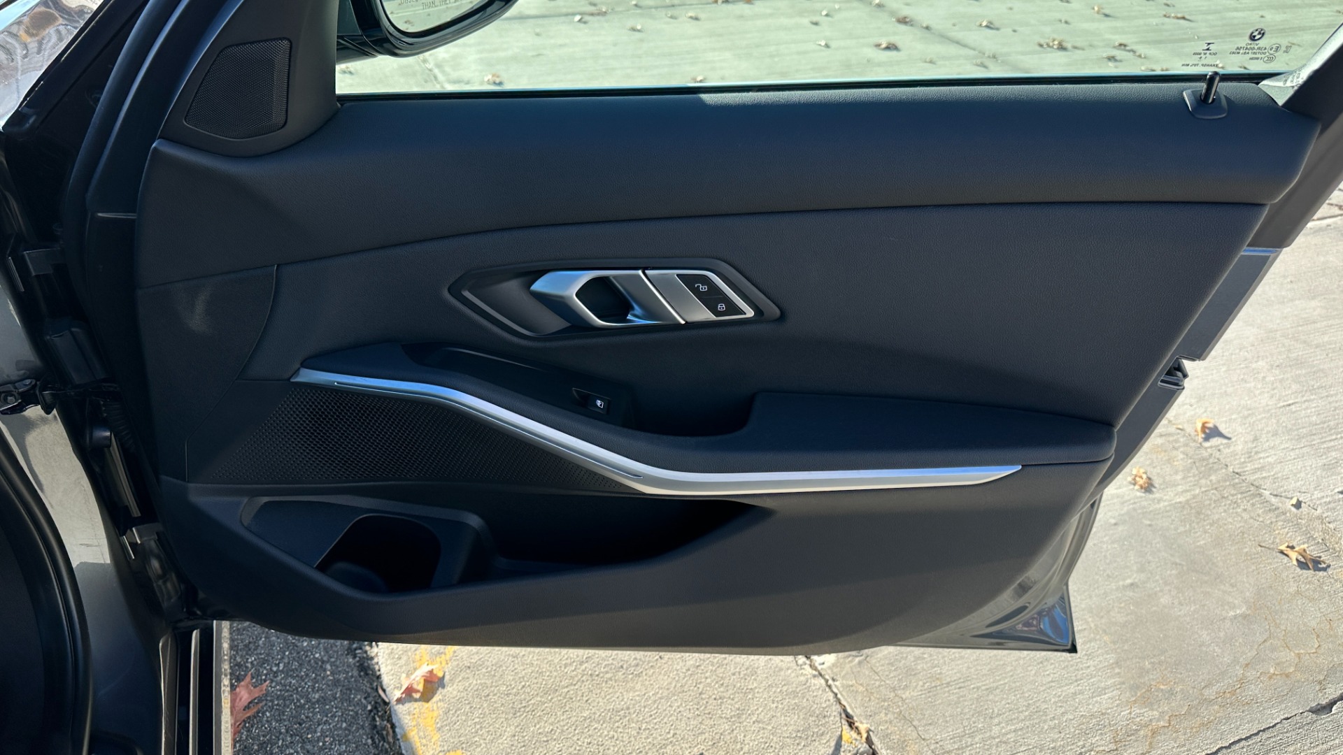 Used 2020 BMW 3 Series 330i xDRIVE / CONVENIENCE / HEATED SEATS / AMBIENT LIGHTING / REMOTE START for sale $35,995 at Formula Imports in Charlotte NC 28227 28