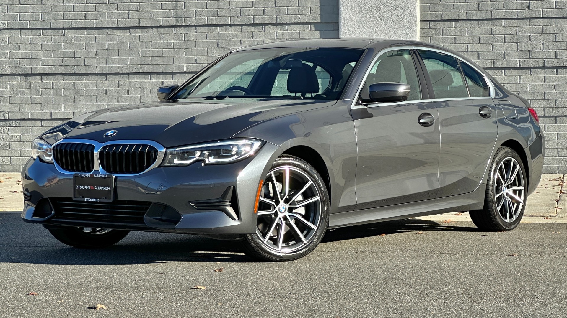 Used 2020 BMW 3 Series 330i xDRIVE / CONVENIENCE / HEATED SEATS / AMBIENT LIGHTING / REMOTE START for sale $35,995 at Formula Imports in Charlotte NC 28227 1