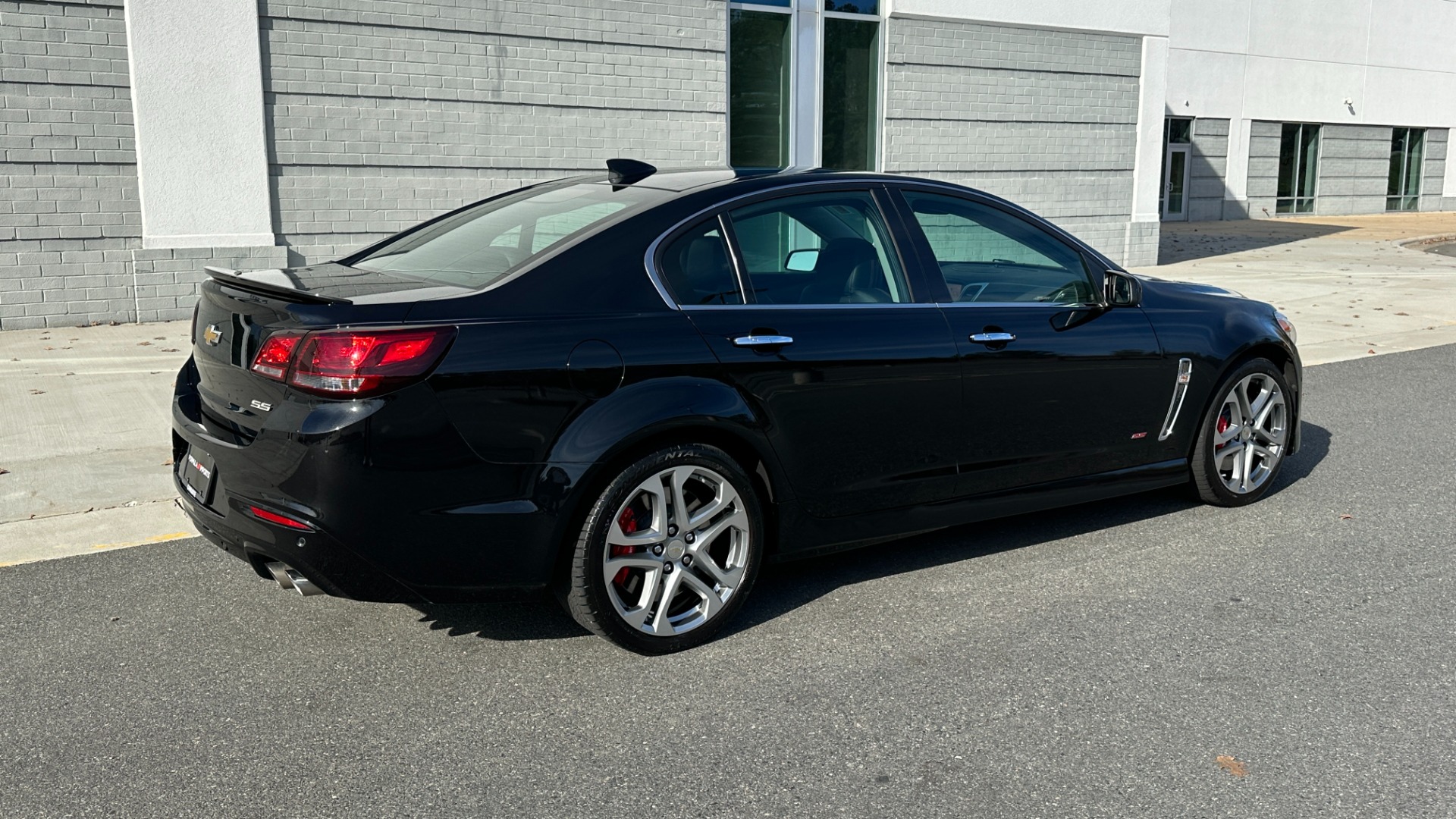 Used 2017 Chevrolet SS SEDAN / 6.2L V8 ENGINE / 6SPD MANUAL / BLACK LEATHER / NAV / BIG BRAKE KIT for sale $53,995 at Formula Imports in Charlotte NC 28227 3