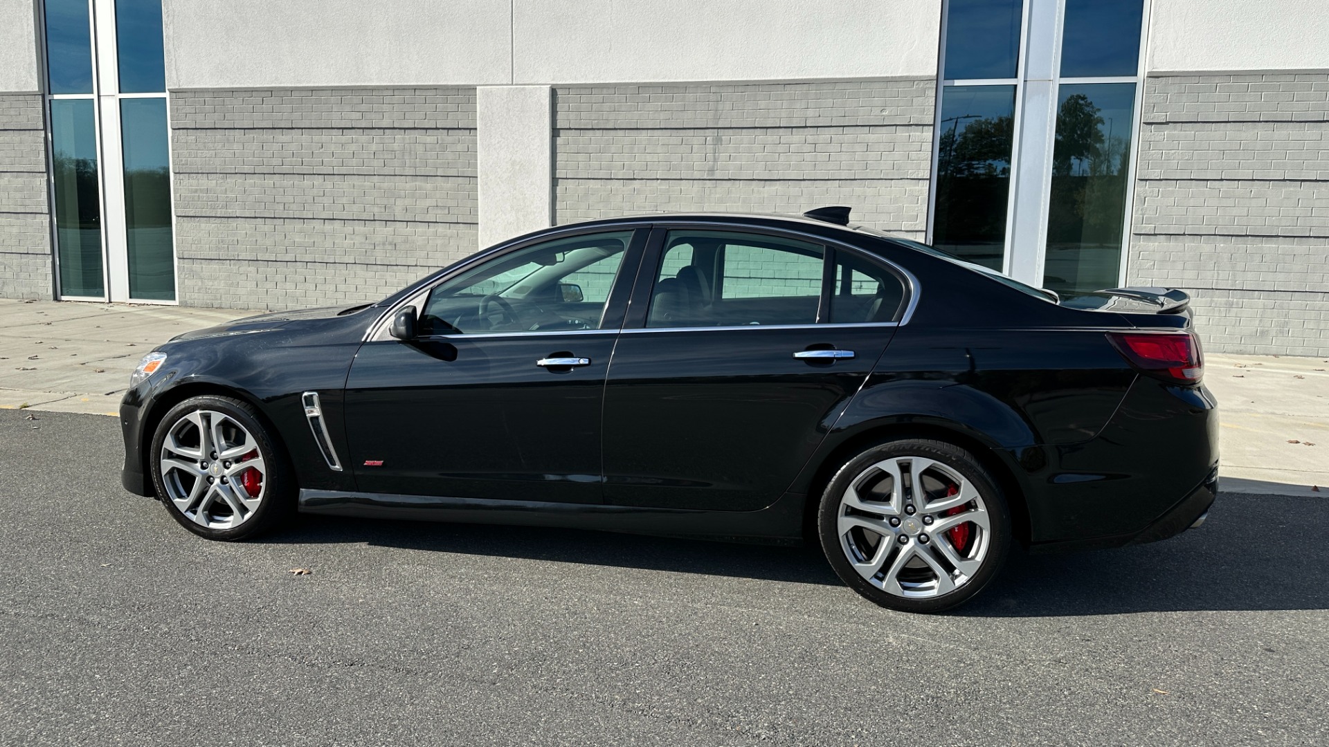 Used 2017 Chevrolet SS SEDAN / 6.2L V8 ENGINE / 6SPD MANUAL / BLACK LEATHER / NAV / BIG BRAKE KIT for sale $53,995 at Formula Imports in Charlotte NC 28227 6
