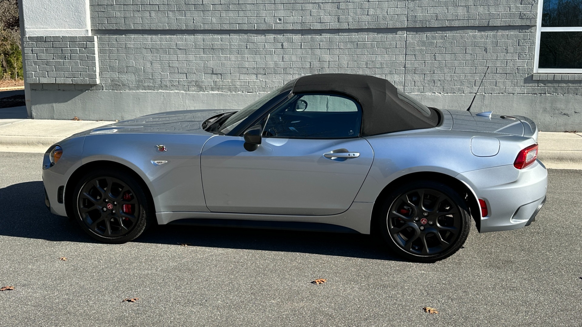 Used 2020 FIAT 124 Spider ARBARTH / MONZA EXHAUST / RECARO SPORT SEATS / BREMBO BRAKES / 6 SPEED for sale $29,995 at Formula Imports in Charlotte NC 28227 6
