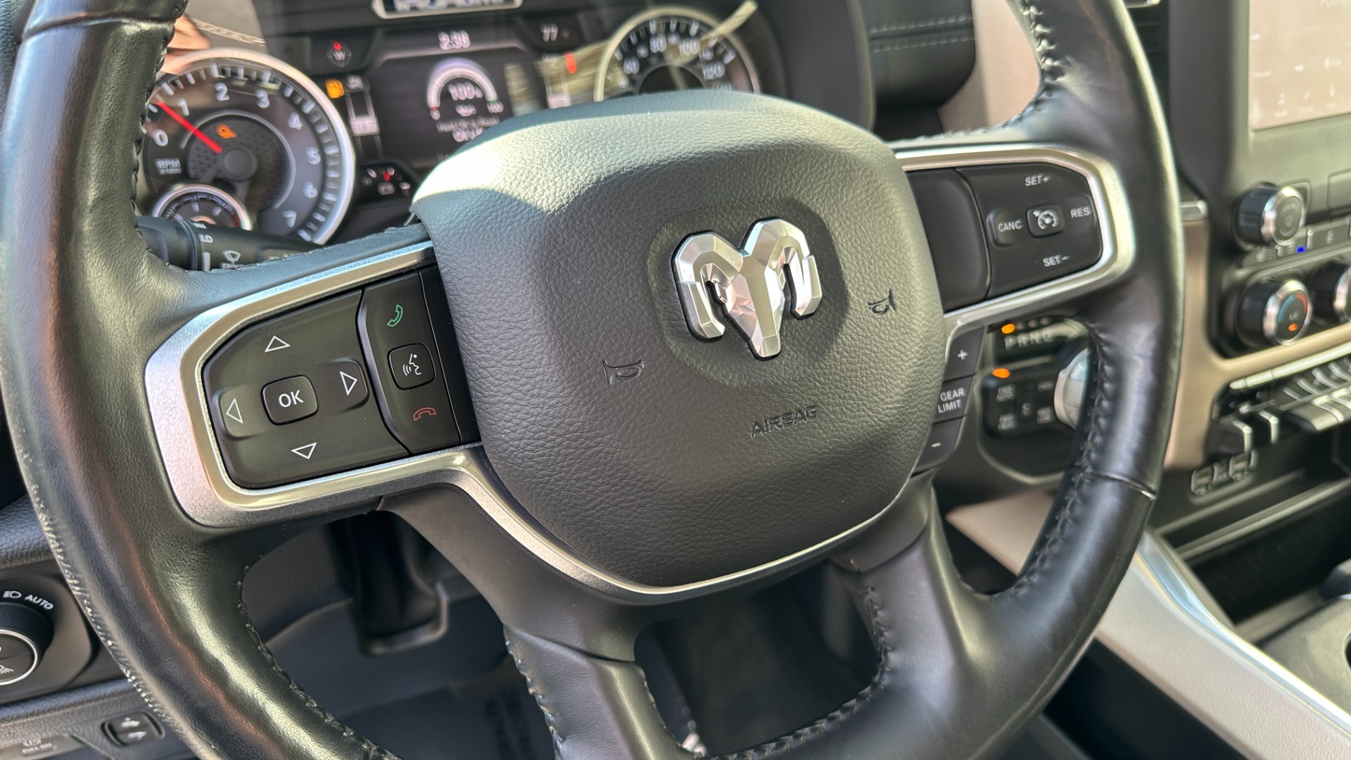Used 2020 Ram 1500 LARAMIE / LEVEL 1 GROUP / PANORAMIC SUNROOF / 20IN WHEELS / LEATHER for sale $44,995 at Formula Imports in Charlotte NC 28227 15