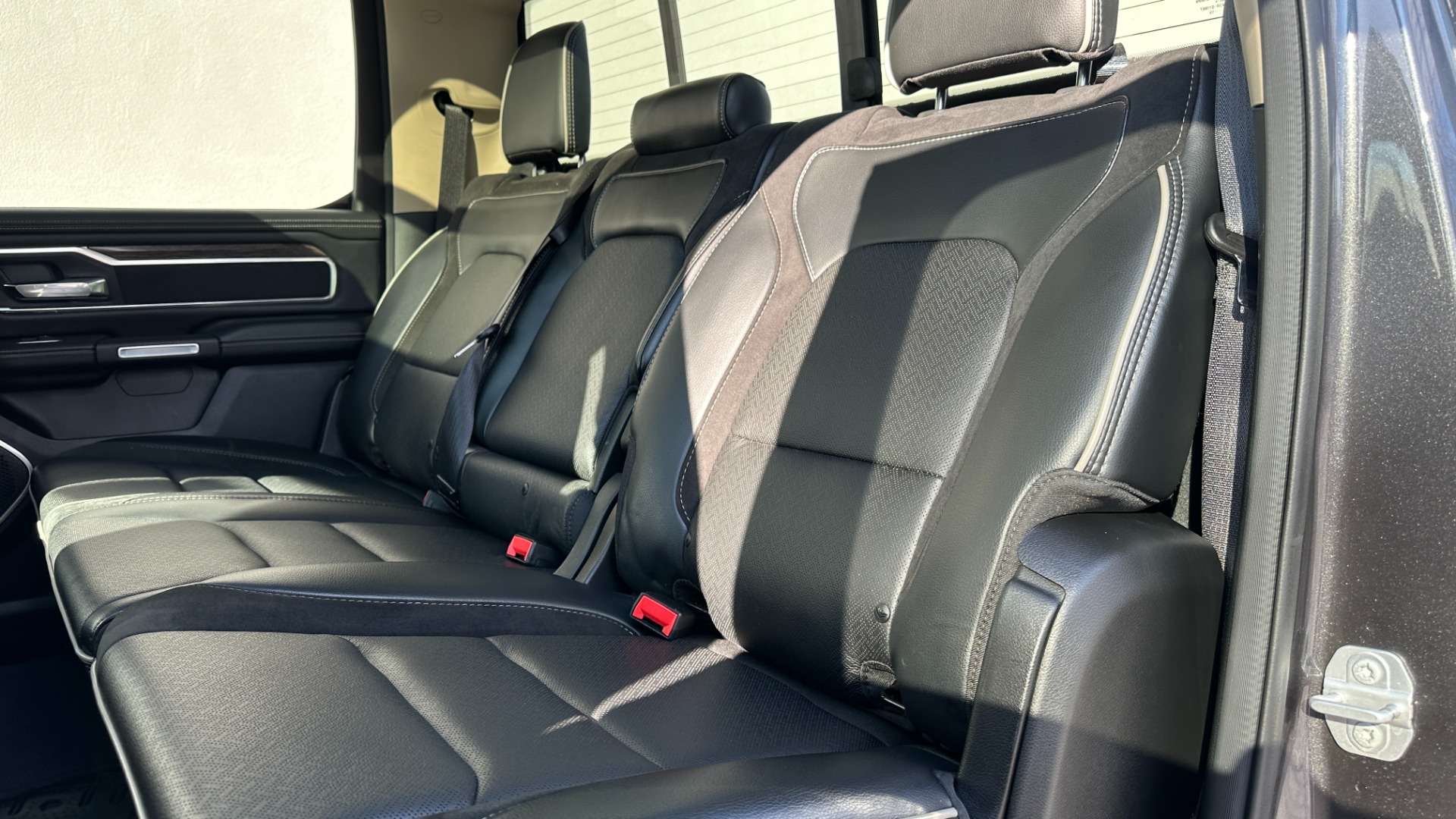 Used 2020 Ram 1500 LARAMIE / LEVEL 1 GROUP / PANORAMIC SUNROOF / 20IN WHEELS / LEATHER for sale $44,995 at Formula Imports in Charlotte NC 28227 23