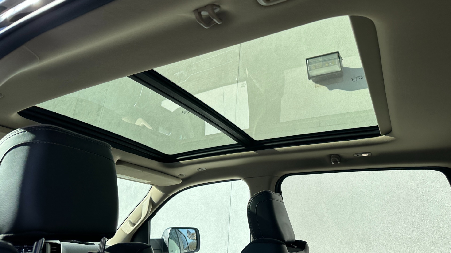 Used 2020 Ram 1500 LARAMIE / LEVEL 1 GROUP / PANORAMIC SUNROOF / 20IN WHEELS / LEATHER for sale $44,995 at Formula Imports in Charlotte NC 28227 26