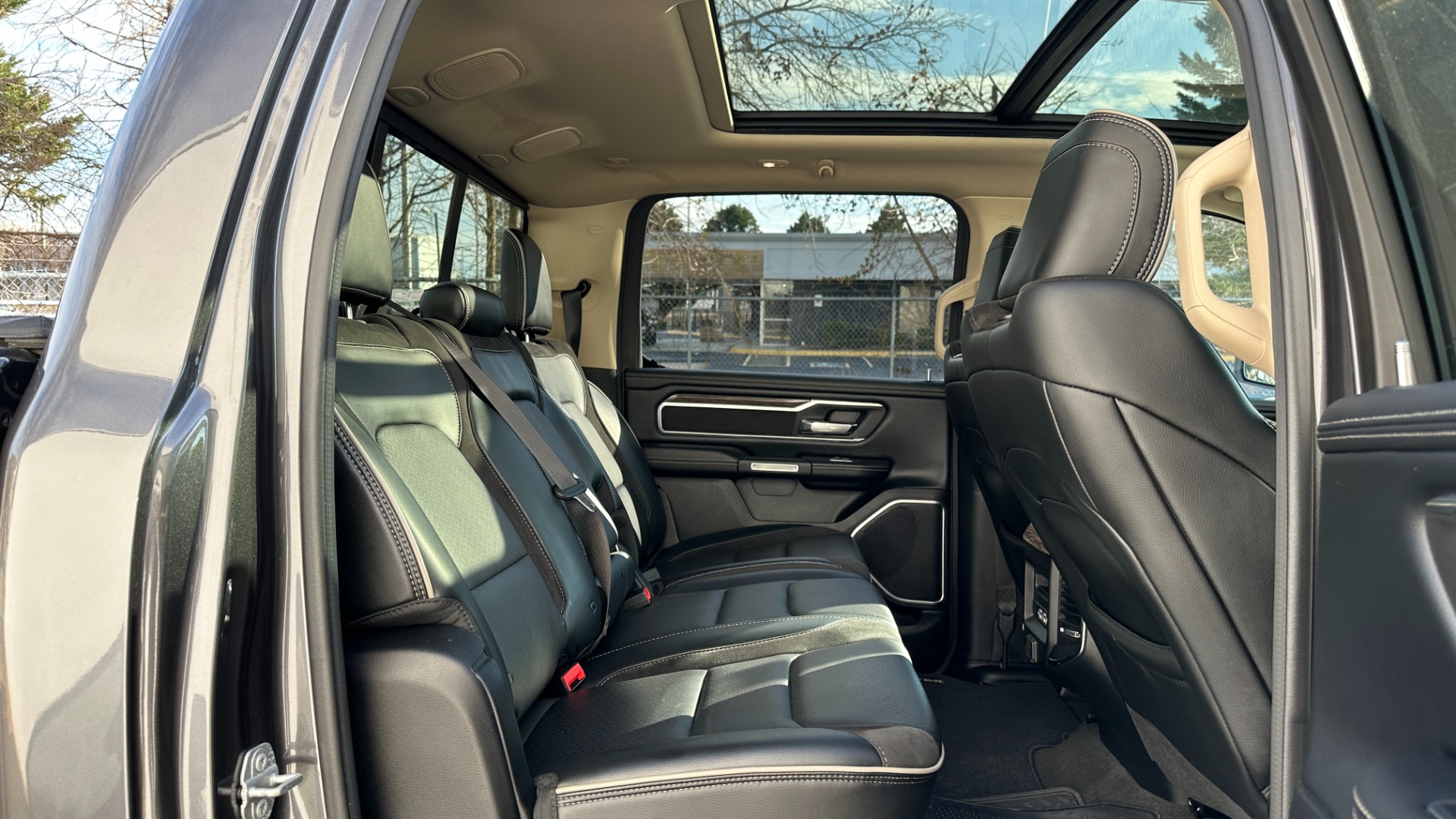 Used 2020 Ram 1500 LARAMIE / LEVEL 1 GROUP / PANORAMIC SUNROOF / 20IN WHEELS / LEATHER for sale $44,995 at Formula Imports in Charlotte NC 28227 30