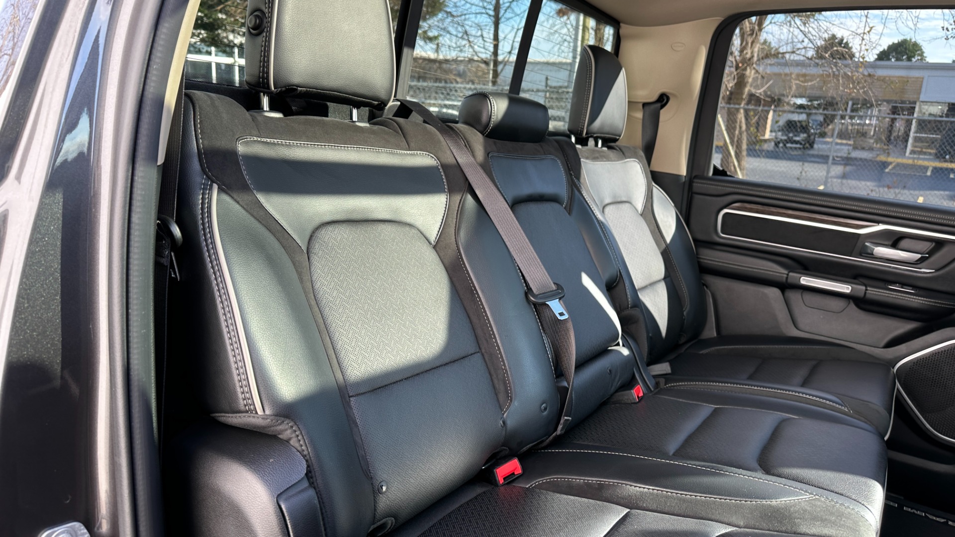 Used 2020 Ram 1500 LARAMIE / LEVEL 1 GROUP / PANORAMIC SUNROOF / 20IN WHEELS / LEATHER for sale Sold at Formula Imports in Charlotte NC 28227 31