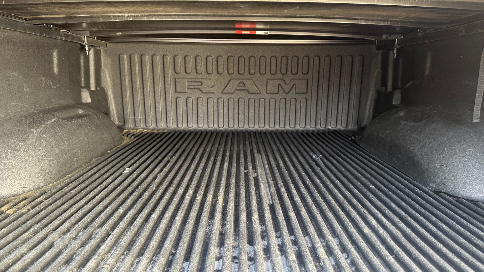 Used 2020 Ram 1500 LARAMIE / LEVEL 1 GROUP / PANORAMIC SUNROOF / 20IN WHEELS / LEATHER for sale Sold at Formula Imports in Charlotte NC 28227 40