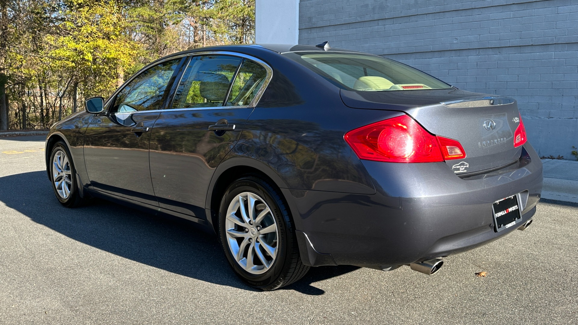 Used 2009 INFINITI G37 Sedan X / AWD / PREMIUM PACKAGE / BOSE / LEATHER / 3.7L V6 / WOOD TRIM for sale $6,200 at Formula Imports in Charlotte NC 28227 4