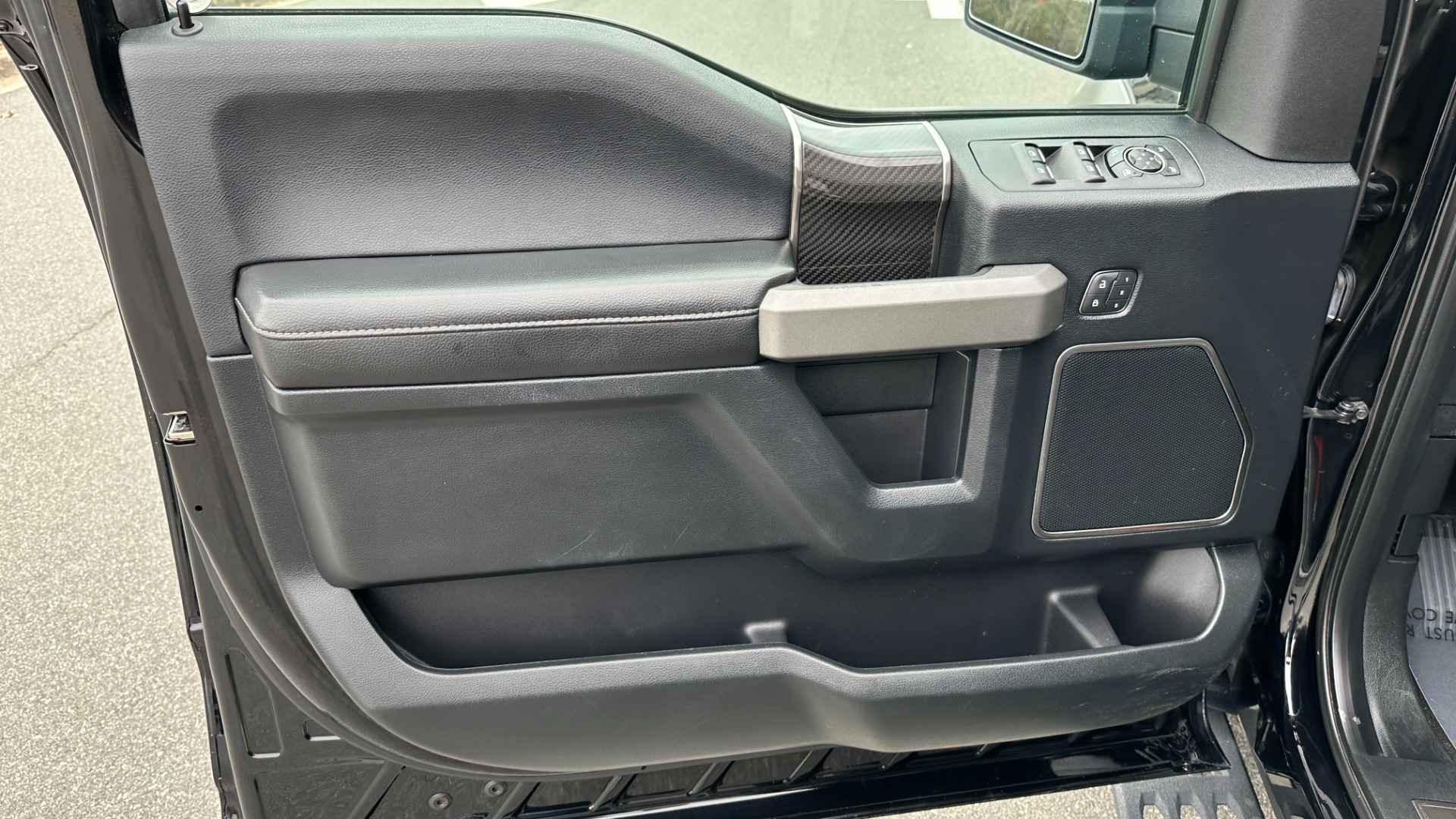 Used 2018 Ford F-150 RAPTOR / 802A PACKAGE / PANORAMIC ROOF / BED COVER / CARBON FIBER / HEATED for sale Sold at Formula Imports in Charlotte NC 28227 13