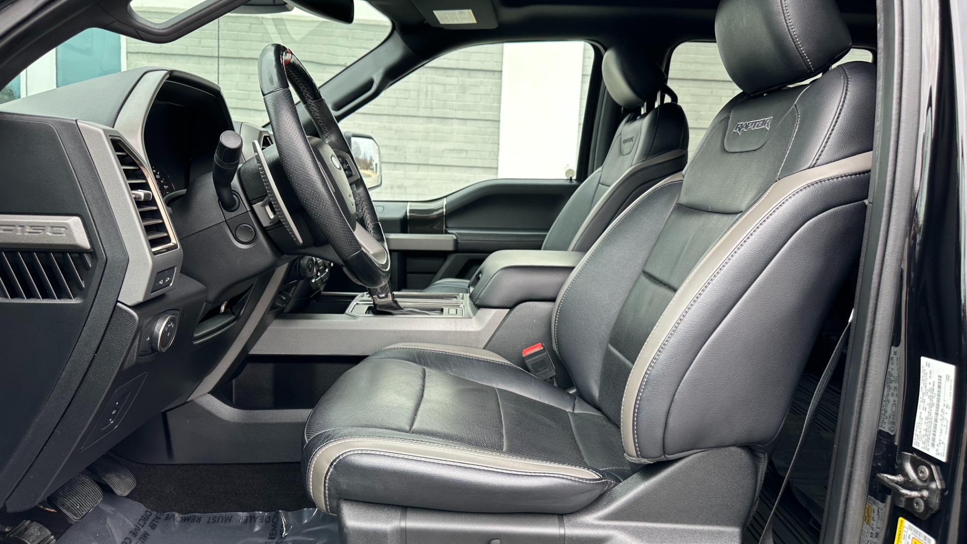 Used 2018 Ford F-150 RAPTOR / 802A PACKAGE / PANORAMIC ROOF / BED COVER / CARBON FIBER / HEATED for sale Sold at Formula Imports in Charlotte NC 28227 15