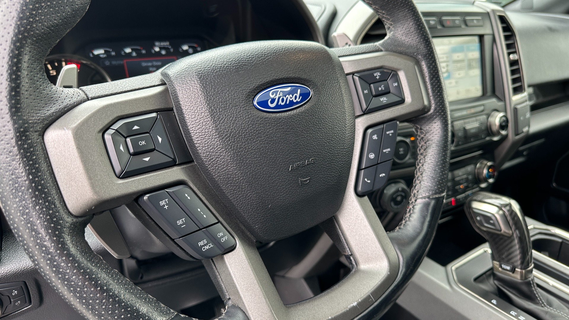 Used 2018 Ford F-150 RAPTOR / 802A PACKAGE / PANORAMIC ROOF / BED COVER / CARBON FIBER / HEATED for sale Sold at Formula Imports in Charlotte NC 28227 20
