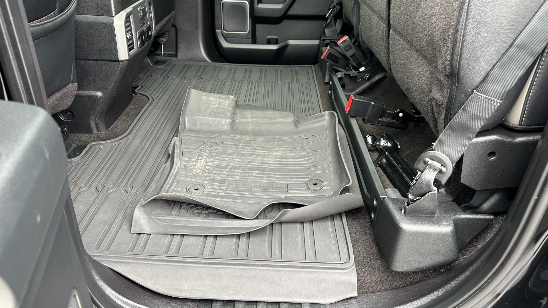 Used 2018 Ford F-150 RAPTOR / 802A PACKAGE / PANORAMIC ROOF / BED COVER / CARBON FIBER / HEATED for sale Sold at Formula Imports in Charlotte NC 28227 28