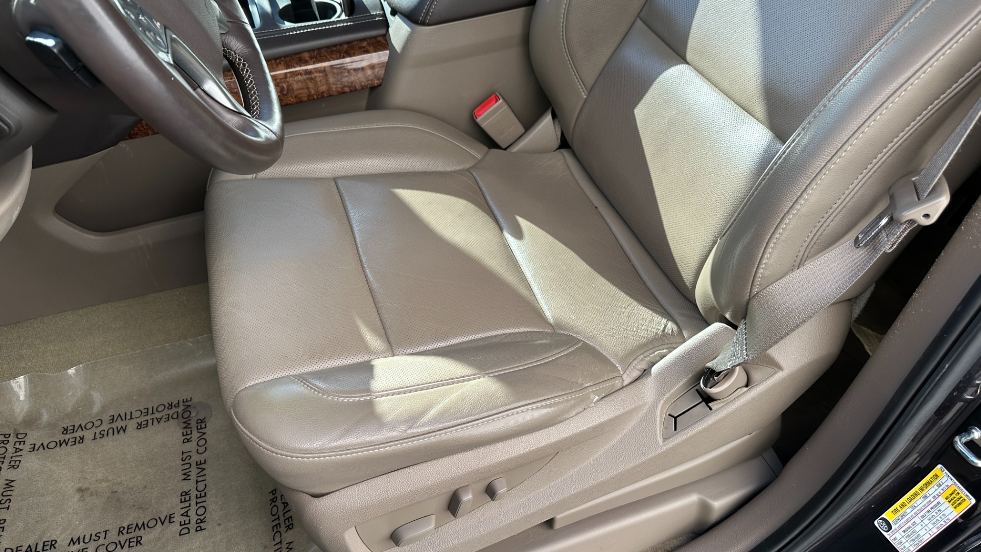 Used 2016 Chevrolet Tahoe LTZ / NAVIGATION / LEATHER / 4WD / 22IN WHEELS / REAR ENTERTAINMENT for sale $38,500 at Formula Imports in Charlotte NC 28227 14