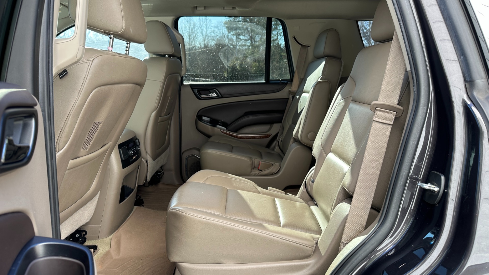 Used 2016 Chevrolet Tahoe LTZ / NAVIGATION / LEATHER / 4WD / 22IN WHEELS / REAR ENTERTAINMENT for sale $38,500 at Formula Imports in Charlotte NC 28227 27
