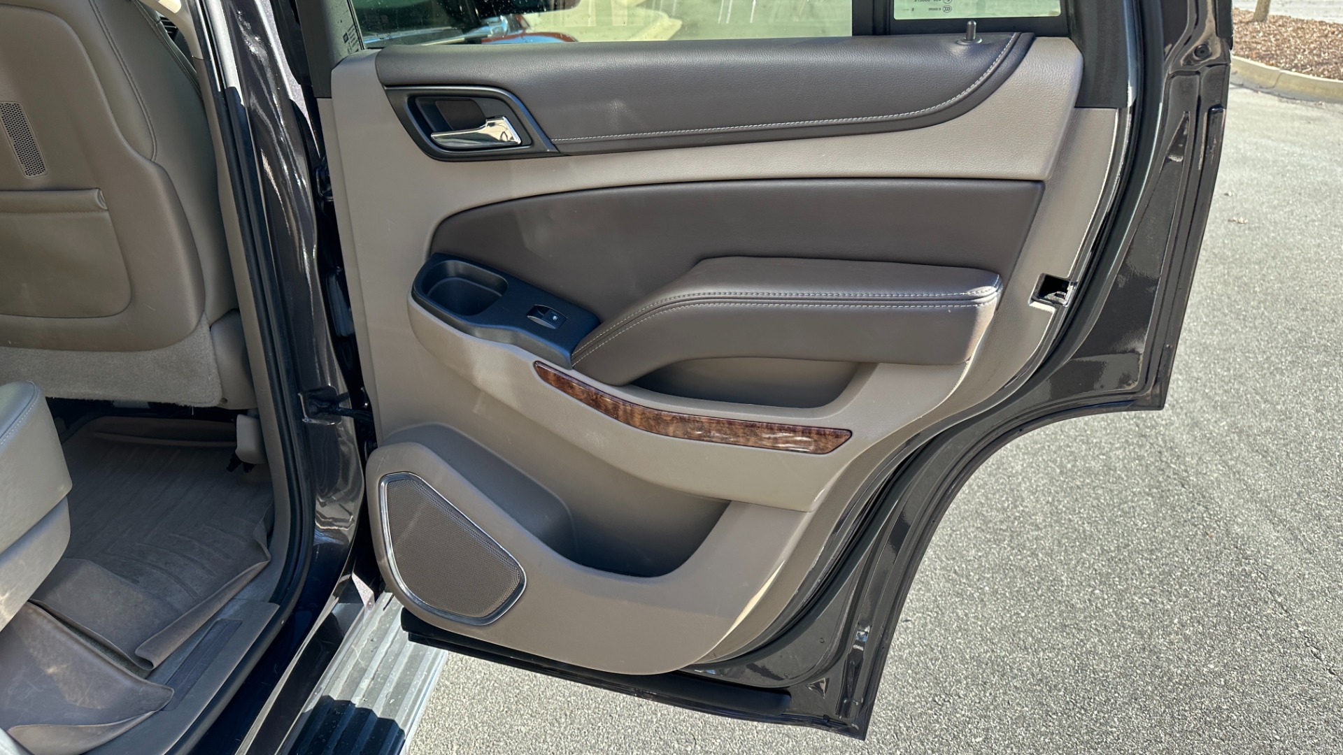 Used 2016 Chevrolet Tahoe LTZ / NAVIGATION / LEATHER / 4WD / 22IN WHEELS / REAR ENTERTAINMENT for sale $38,500 at Formula Imports in Charlotte NC 28227 35