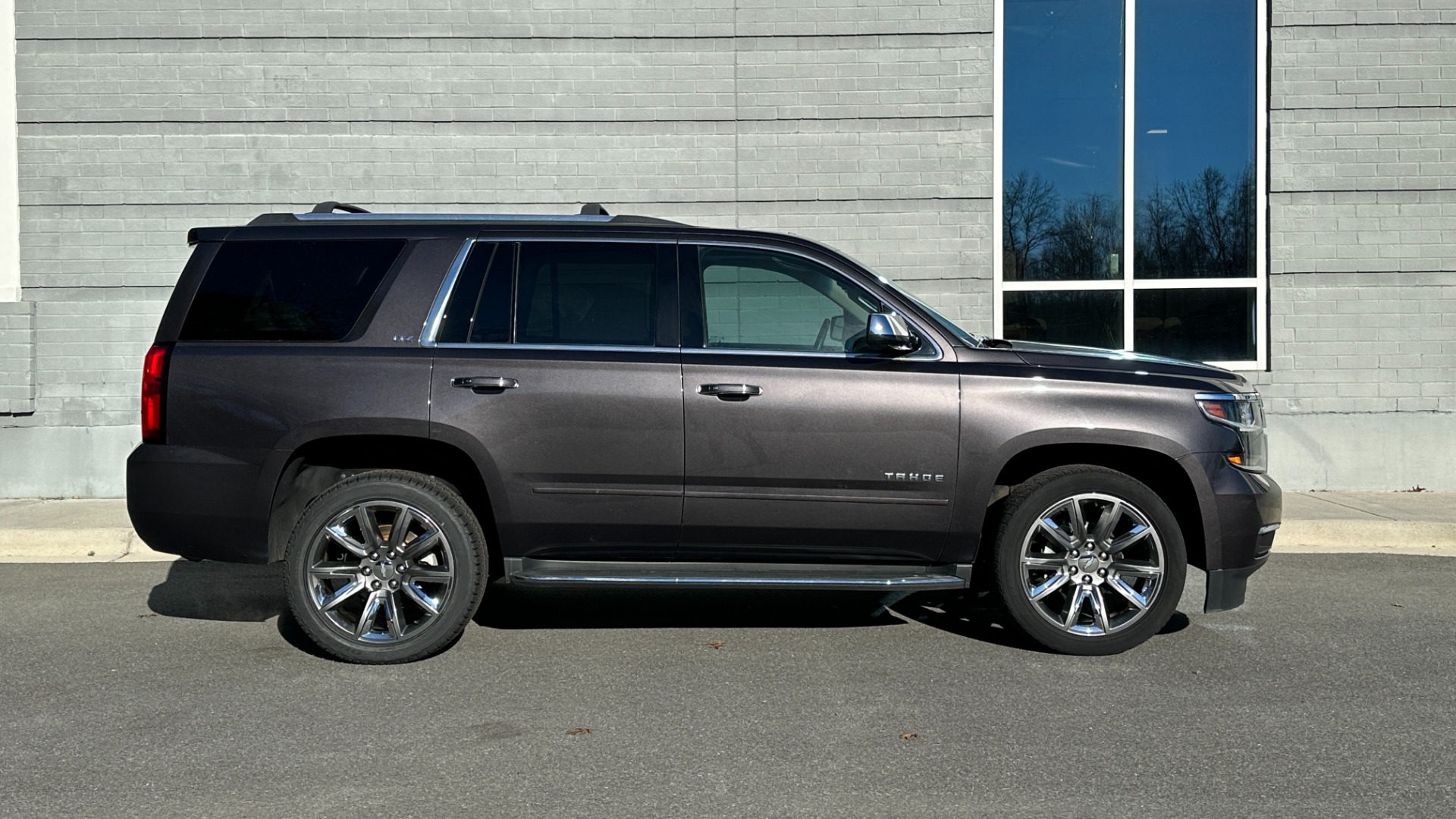 Used 2016 Chevrolet Tahoe LTZ / NAVIGATION / LEATHER / 4WD / 22IN WHEELS / REAR ENTERTAINMENT for sale $38,500 at Formula Imports in Charlotte NC 28227 6