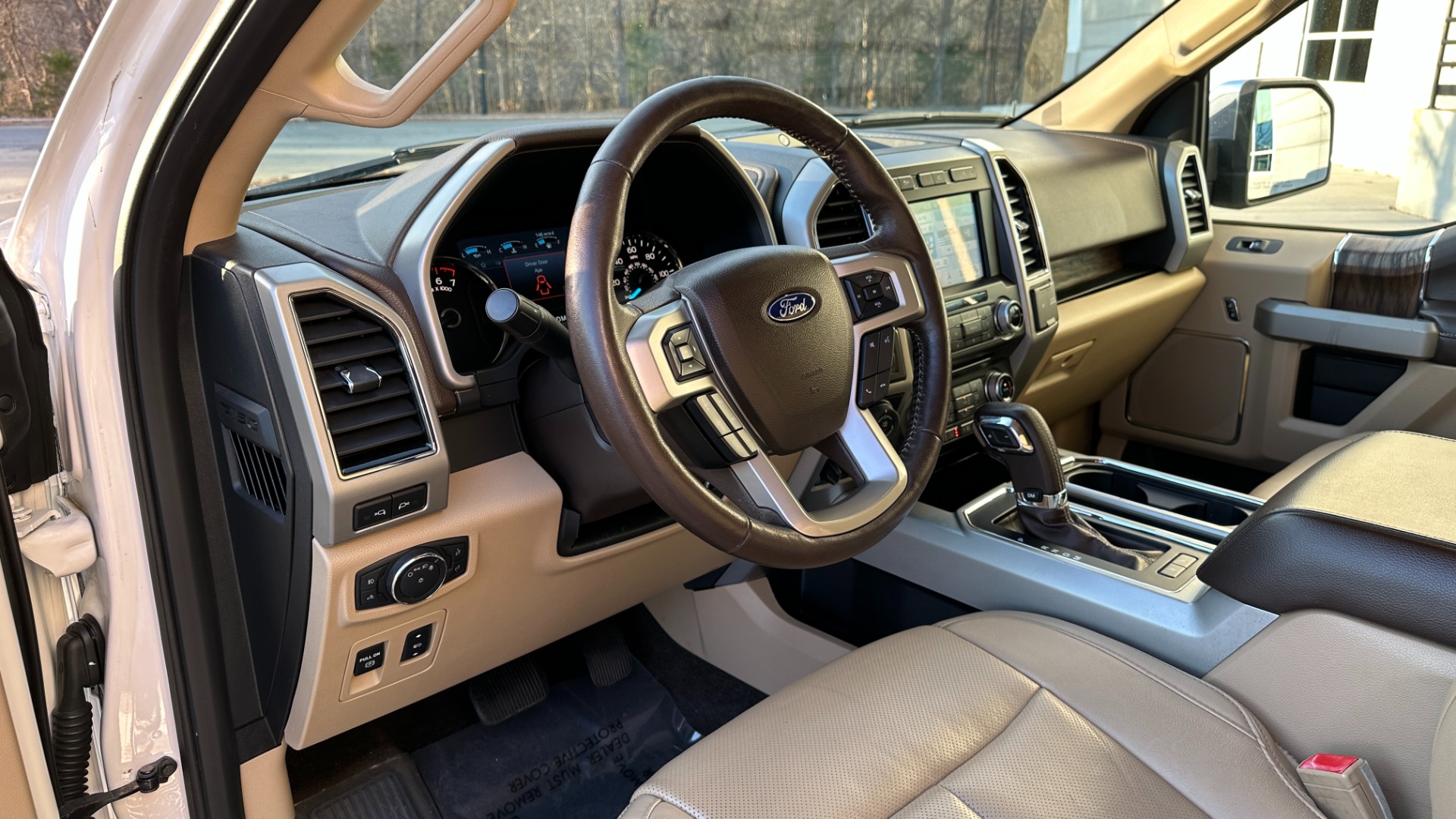 Used 2018 Ford F-150 LARIAT / 3.5L ECOBOOST / PANORAMIC ROOF / FX4 OFFROAD / MAX TOW PACKAGE for sale $35,995 at Formula Imports in Charlotte NC 28227 11