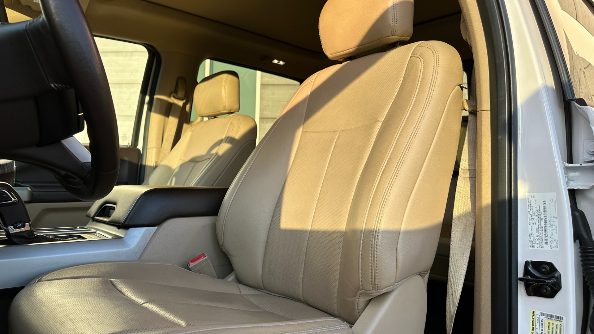 Used 2018 Ford F-150 LARIAT / 3.5L ECOBOOST / PANORAMIC ROOF / FX4 OFFROAD / MAX TOW PACKAGE for sale $35,995 at Formula Imports in Charlotte NC 28227 13