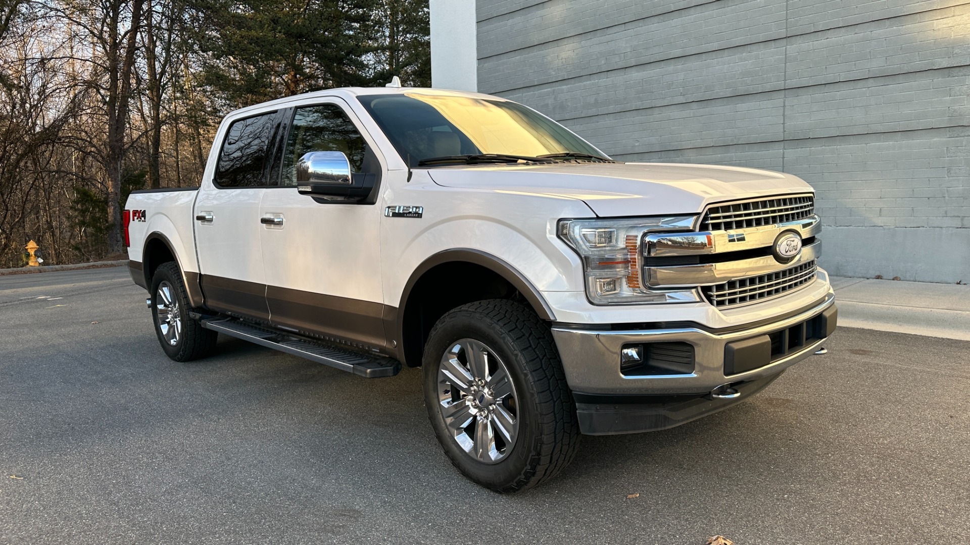 Used 2018 Ford F150 LARIAT / 3.5L ECOBOOST / PANORAMIC ROOF / FX4