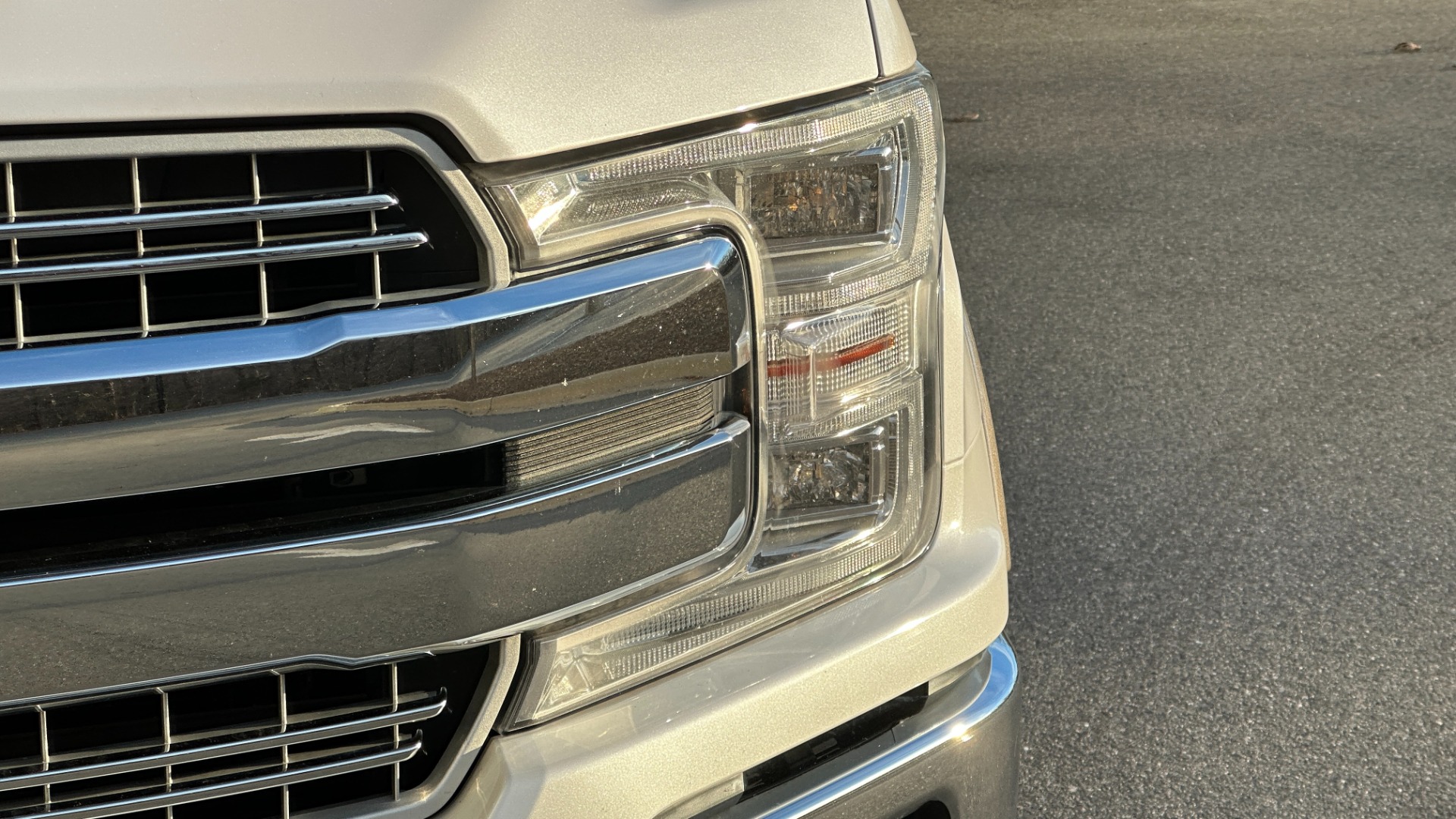 Used 2018 Ford F-150 LARIAT / 3.5L ECOBOOST / PANORAMIC ROOF / FX4 OFFROAD / MAX TOW PACKAGE for sale $35,995 at Formula Imports in Charlotte NC 28227 40